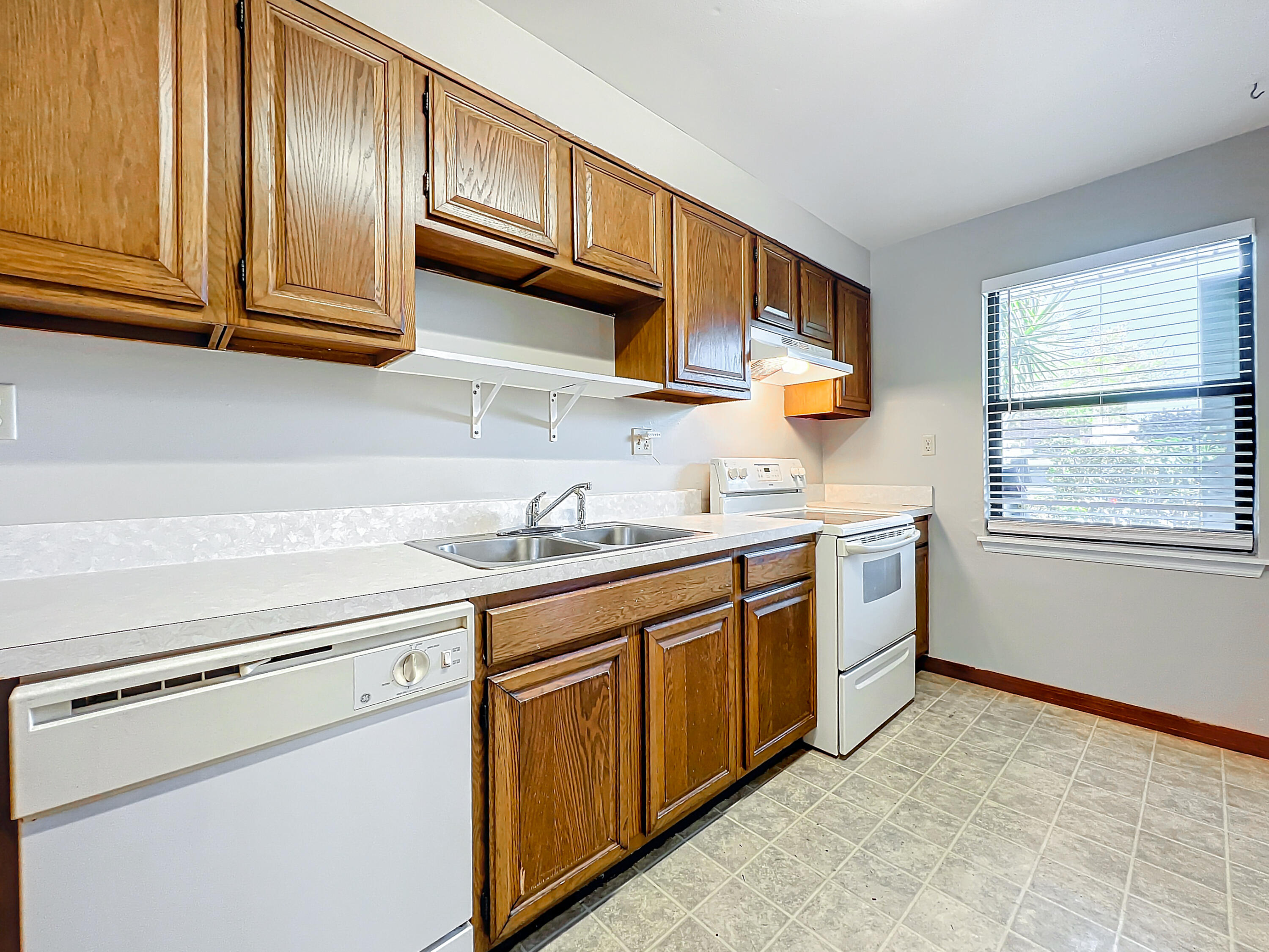 201 International Drive, 115