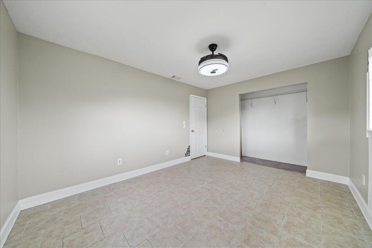 962 Dupont Street NE, 8