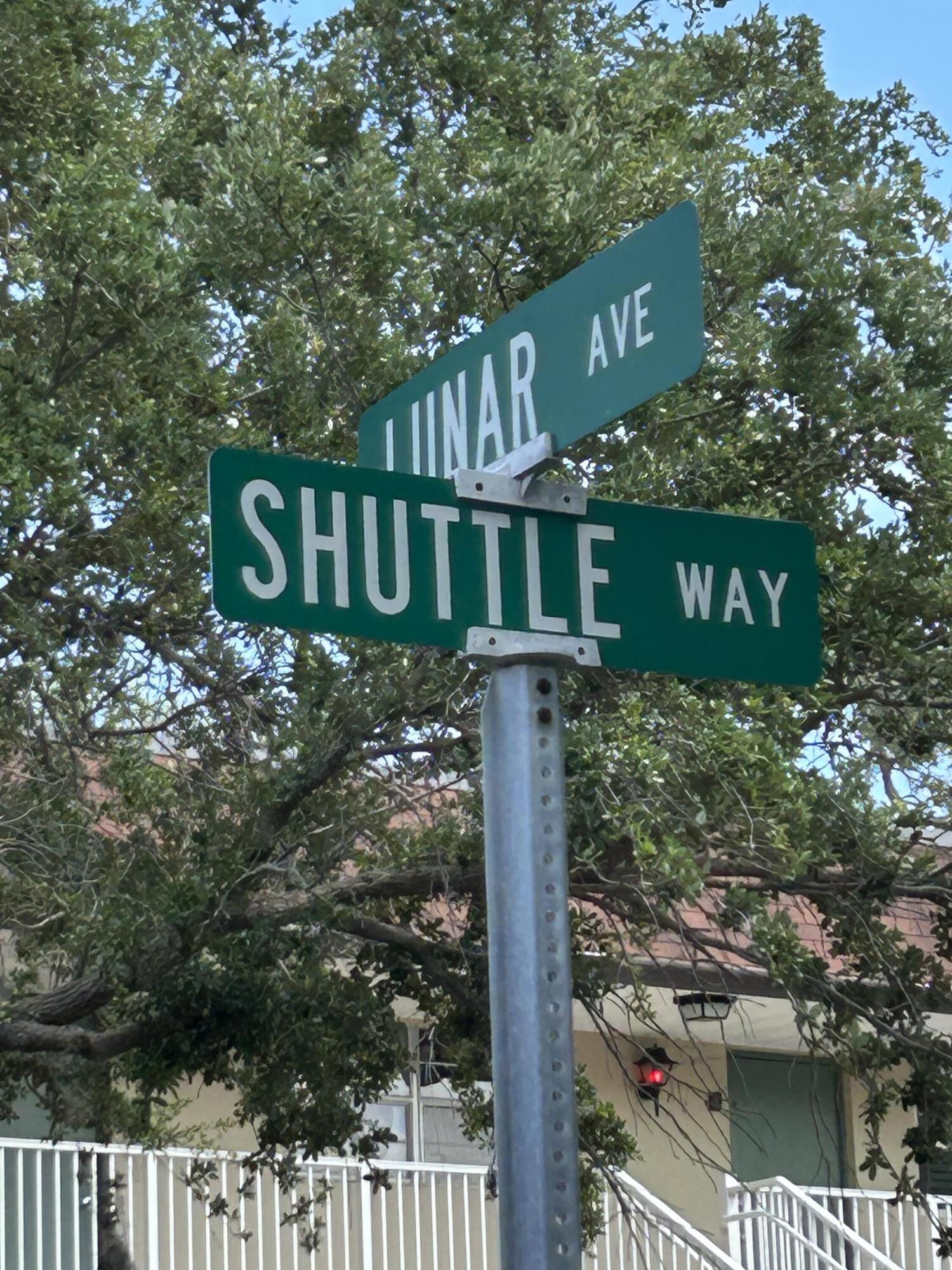 6601 Shuttle, 10 E