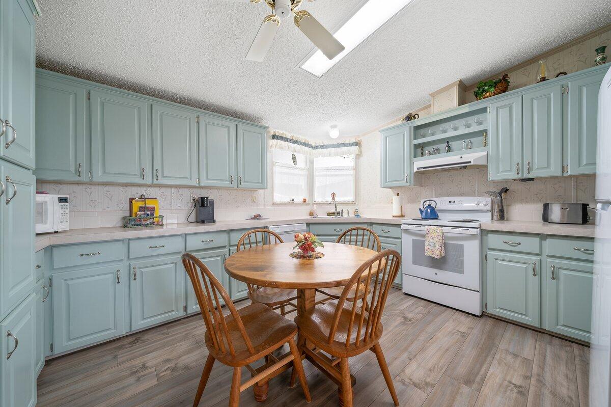 1241 Caber Court NE, 2