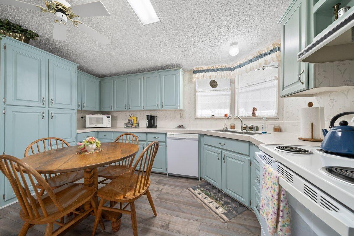 1241 Caber Court NE, 2