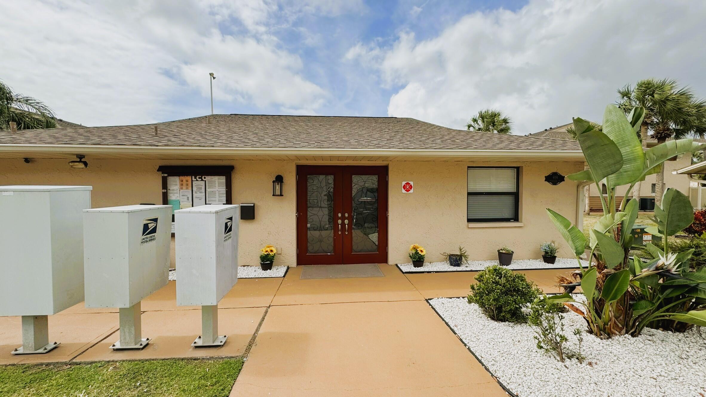 4163 Dividend Ave