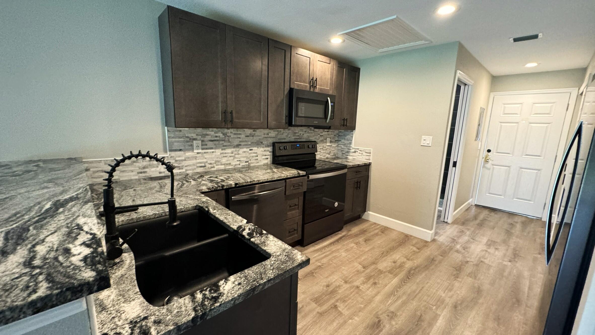 4163 Dividend Ave