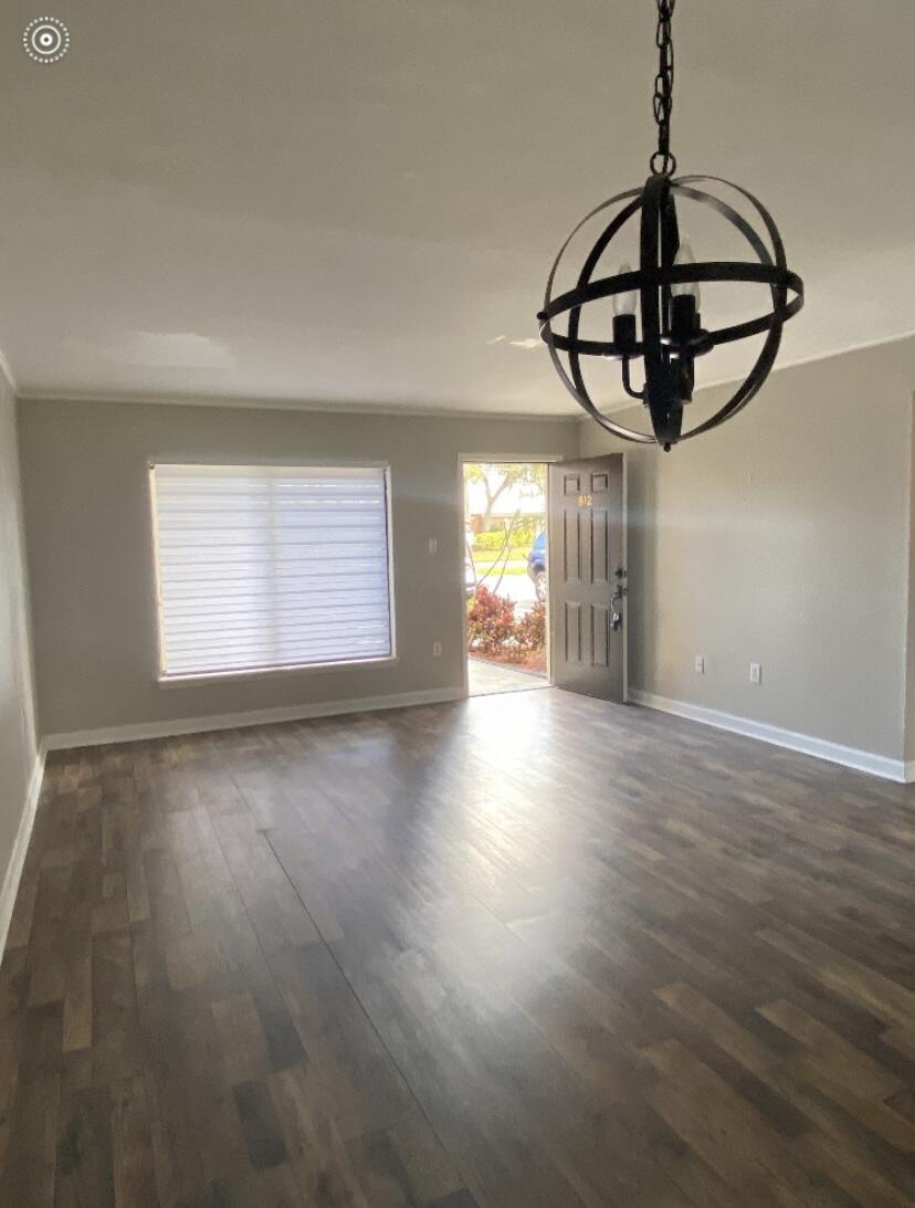 1515 Huntington Lane, 912