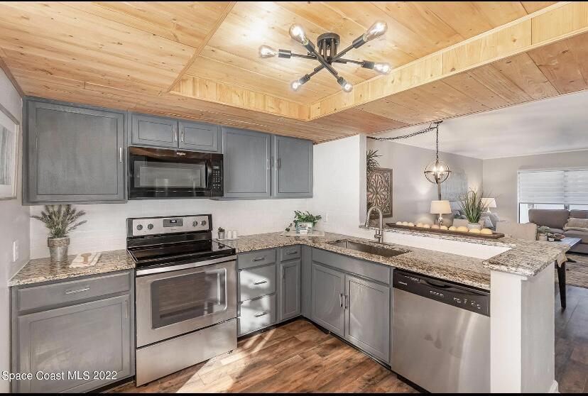 1515 Huntington Lane, 912