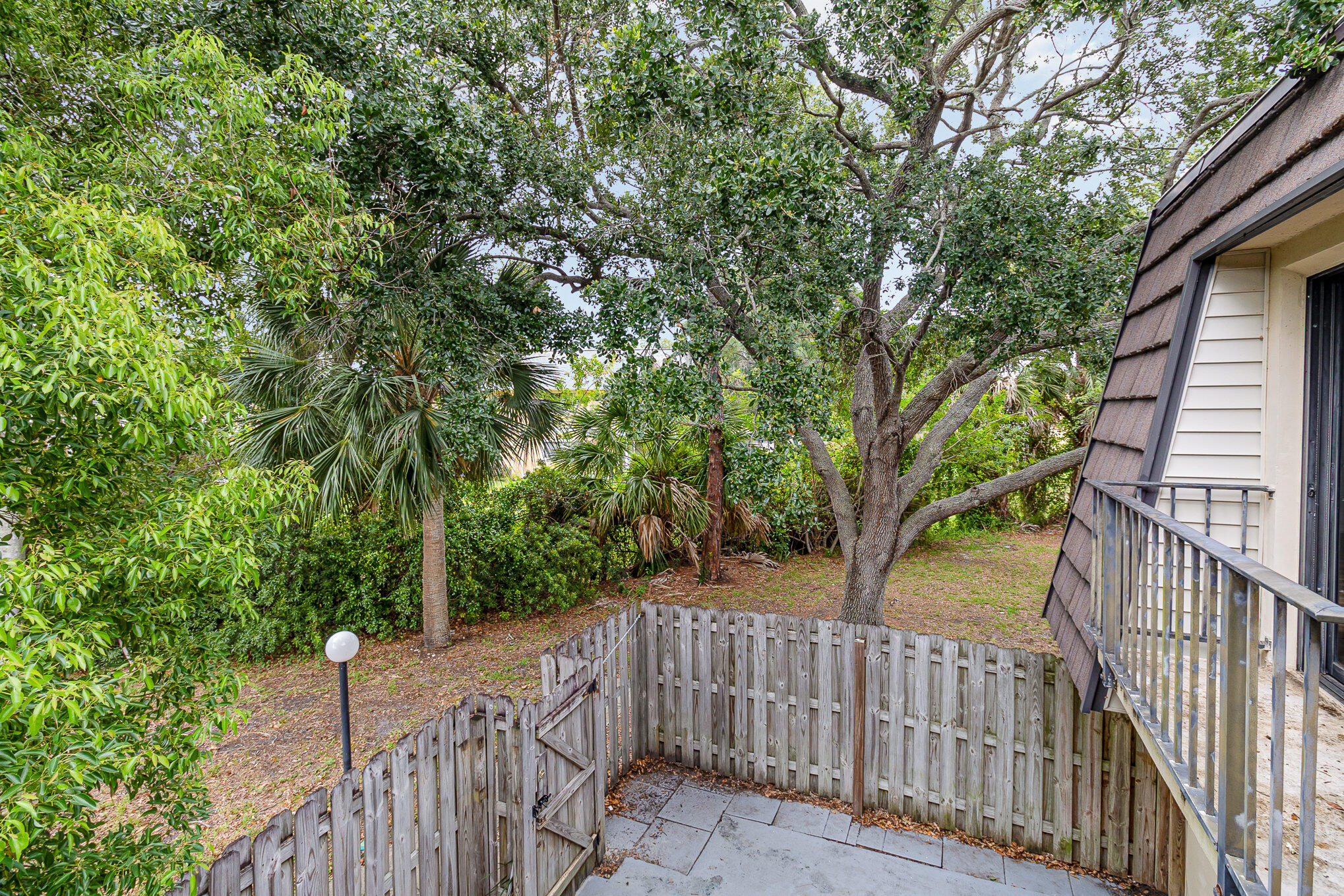 2913 Vista Oaks Circle NE