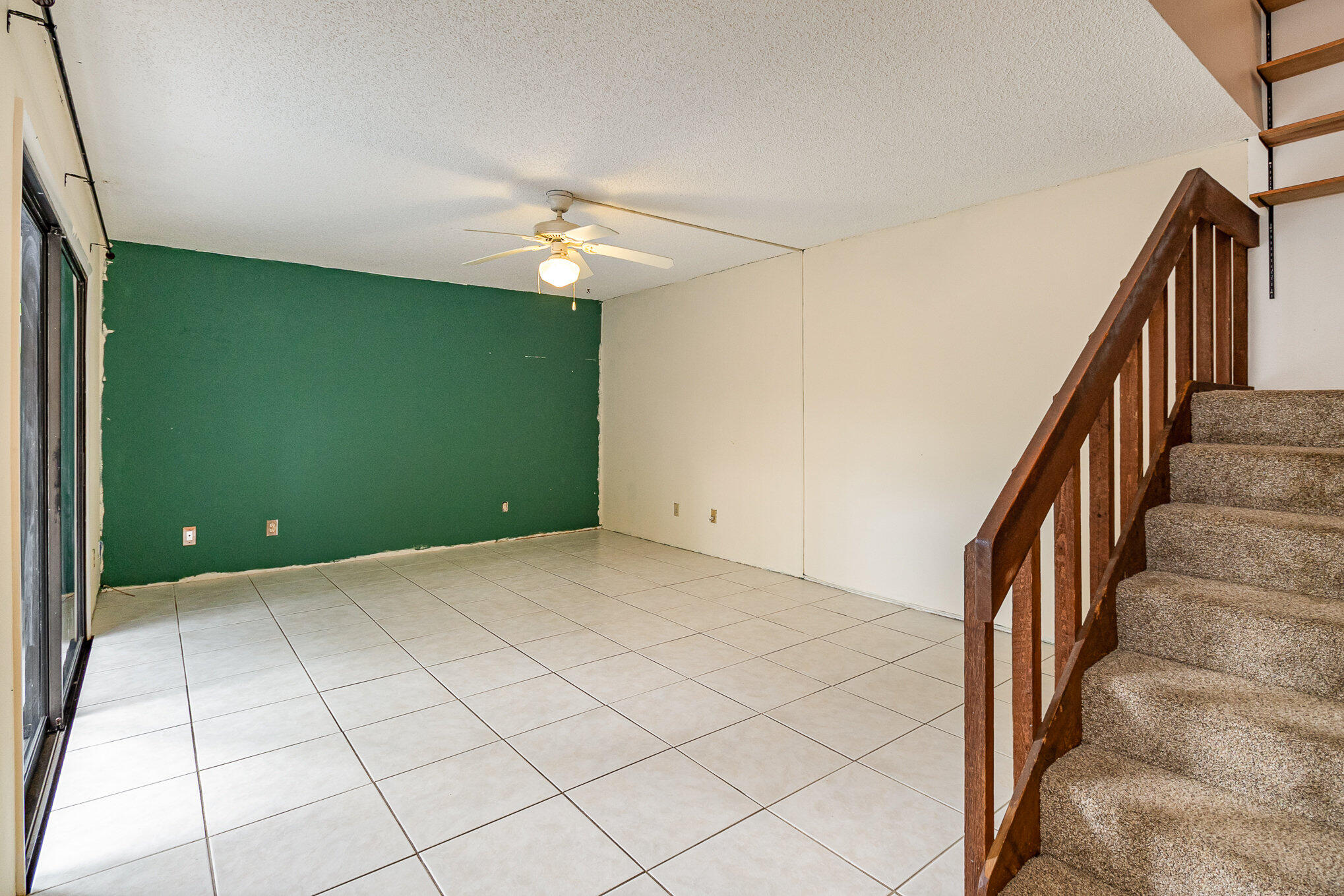 2913 Vista Oaks Circle NE