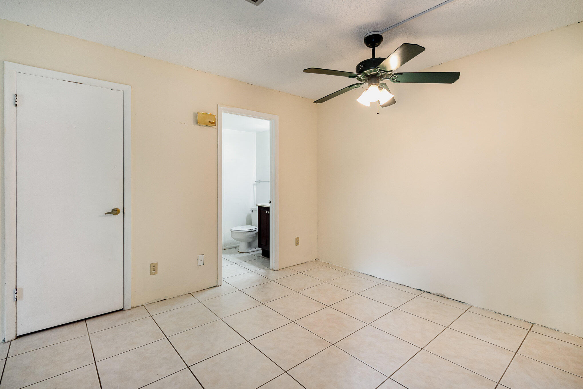 2913 Vista Oaks Circle NE