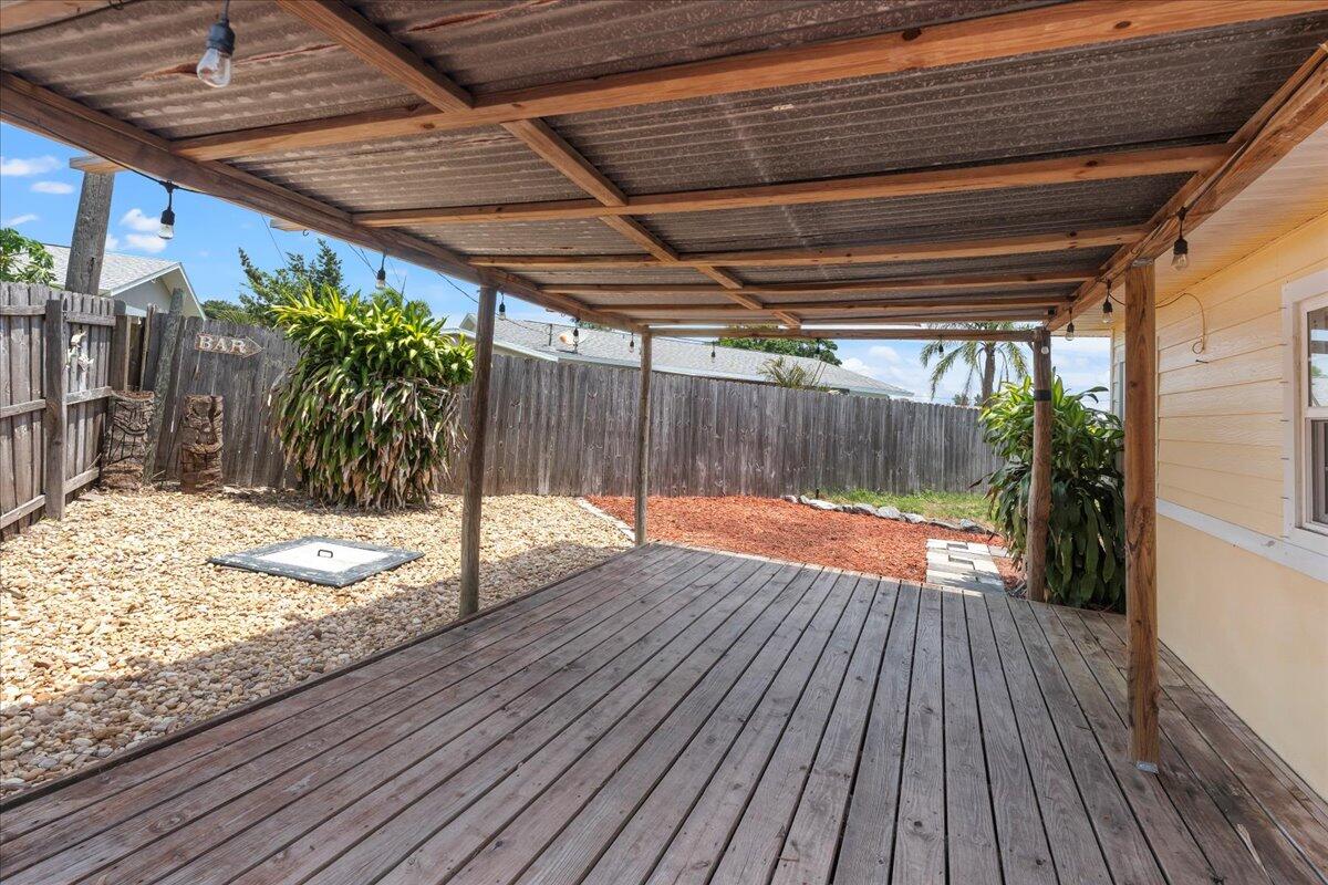3299 Edgewood Drive NE