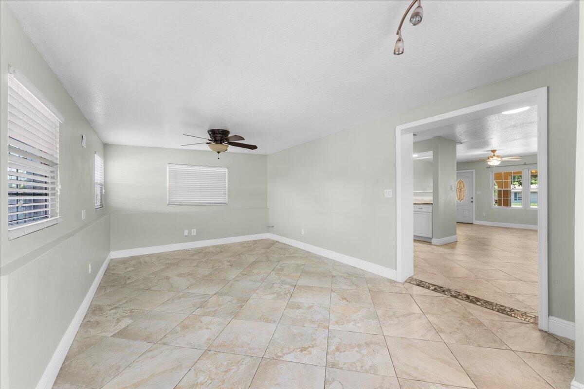 3299 Edgewood Drive NE
