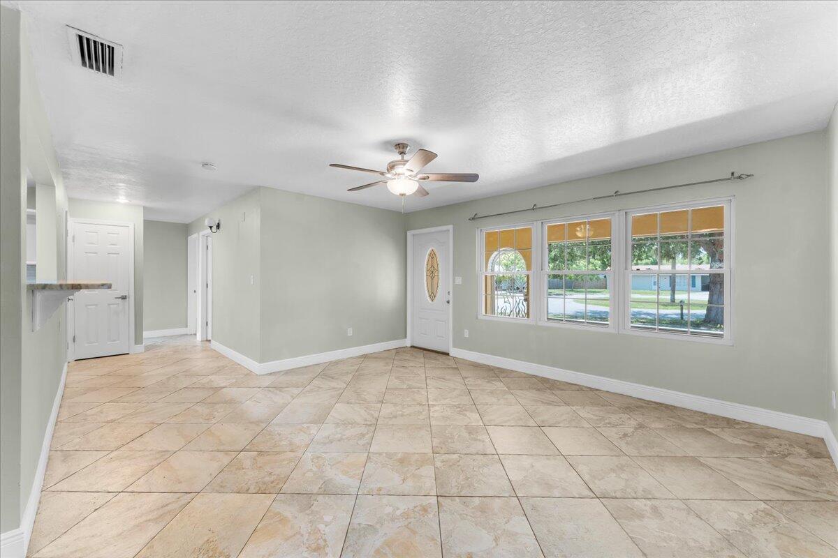 3299 Edgewood Drive NE