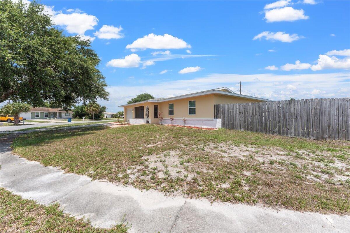 3299 Edgewood Drive NE