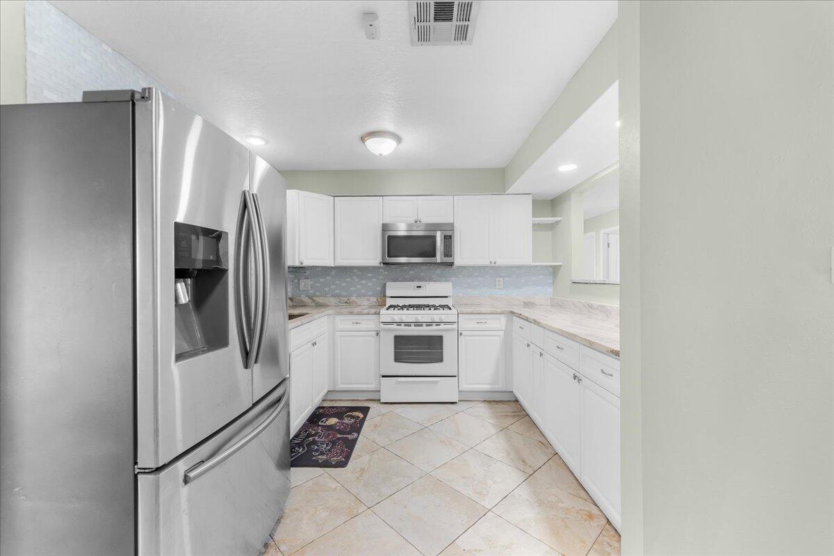 3299 Edgewood Drive NE