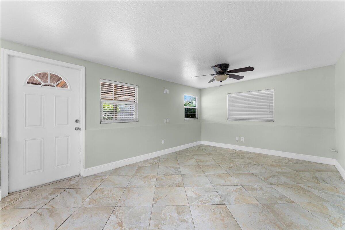 3299 Edgewood Drive NE