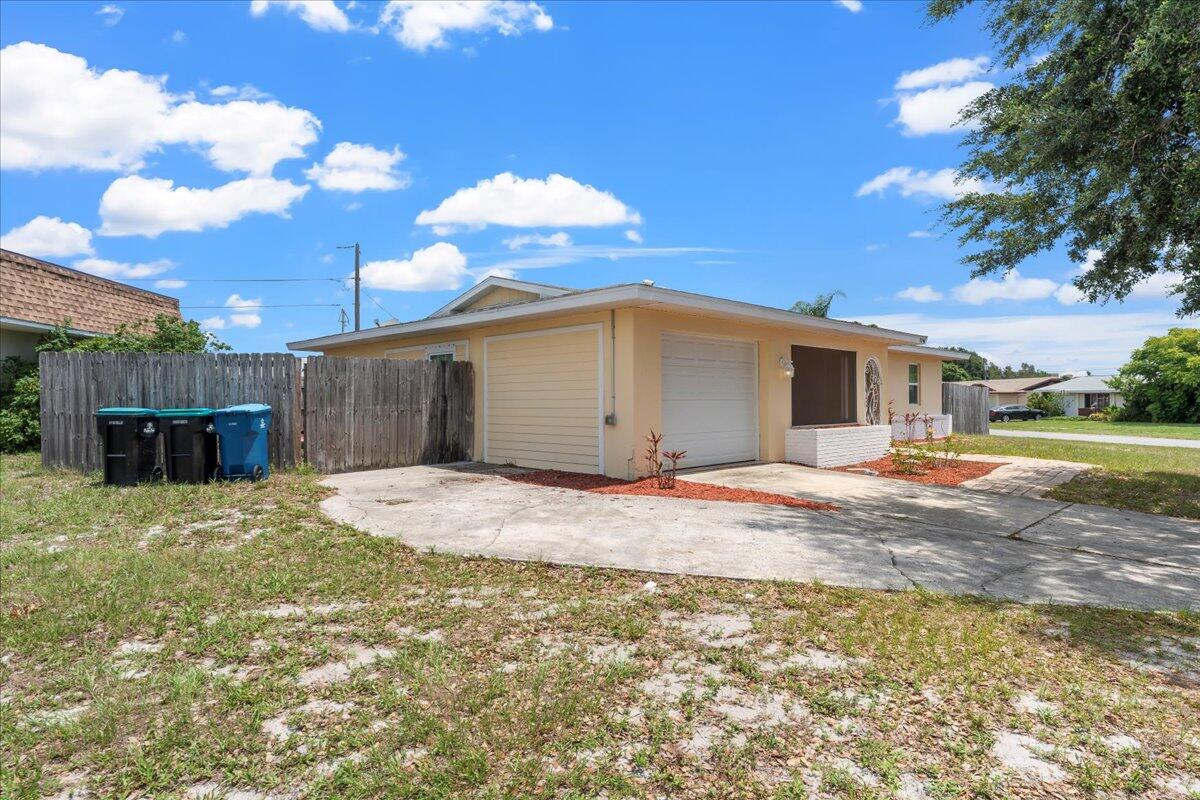 3299 Edgewood Drive NE