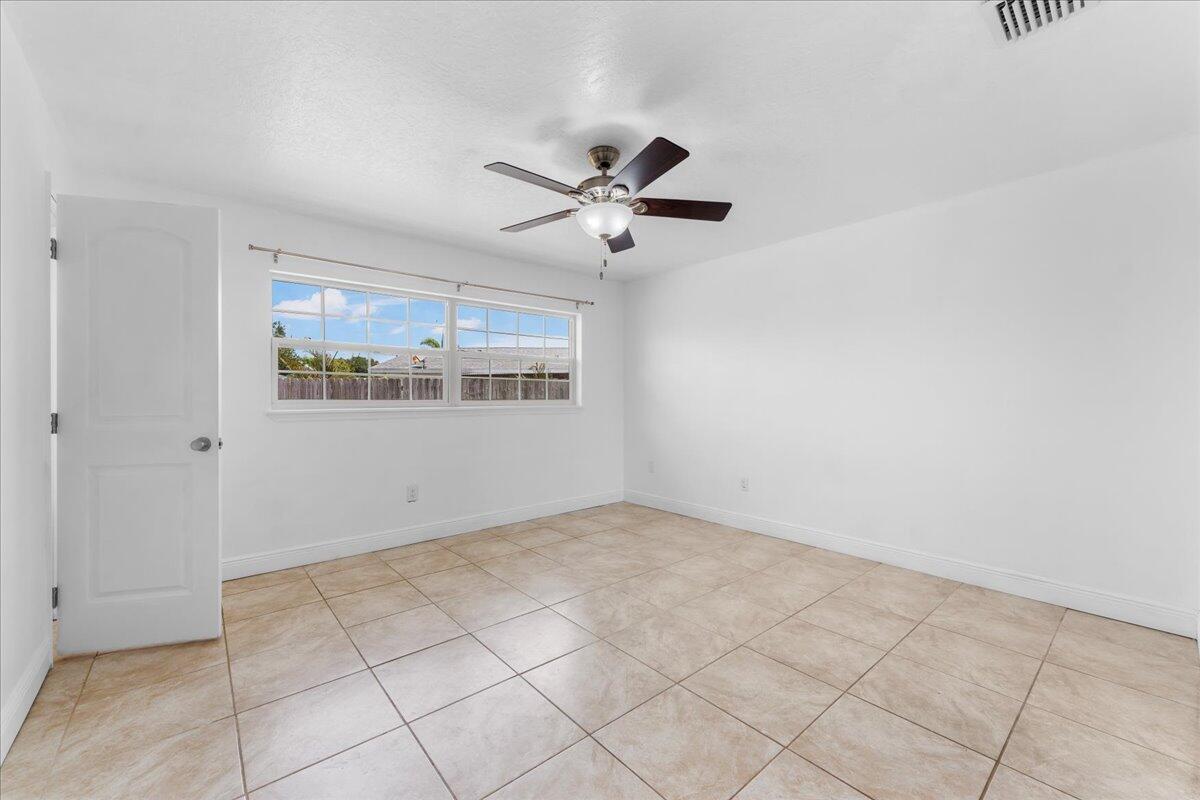 3299 Edgewood Drive NE