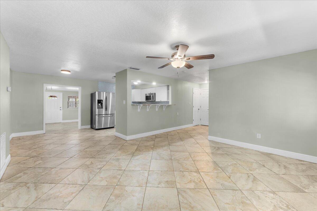 3299 Edgewood Drive NE