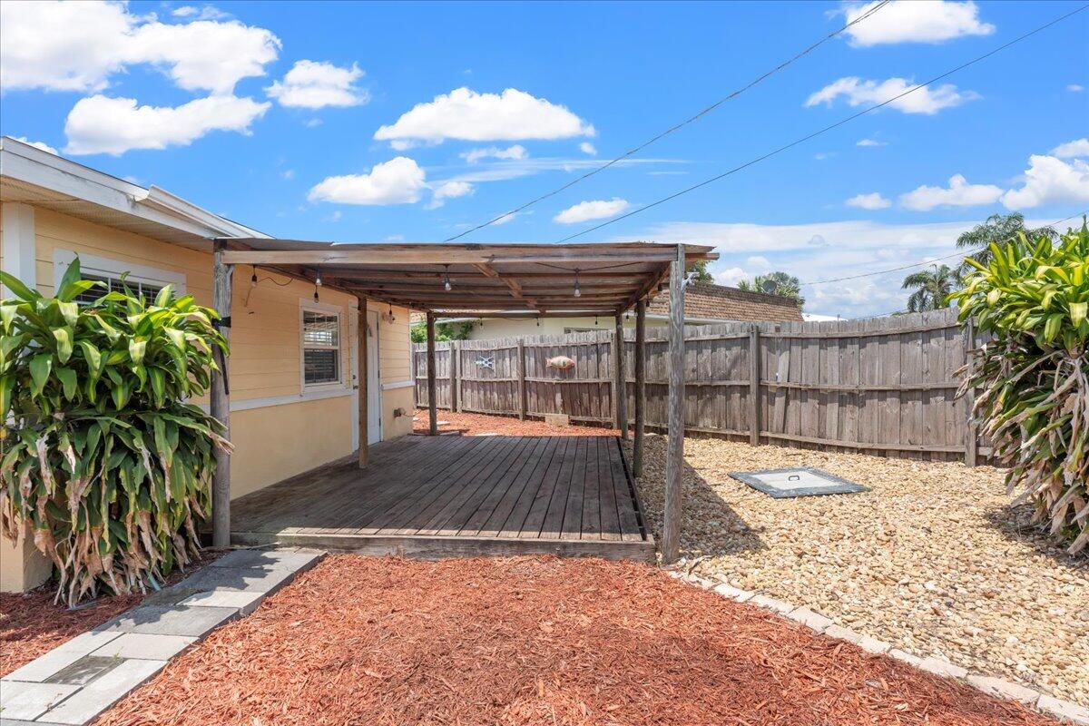 3299 Edgewood Drive NE