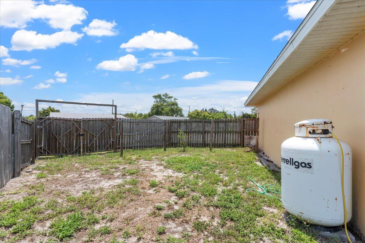 3299 Edgewood Drive NE