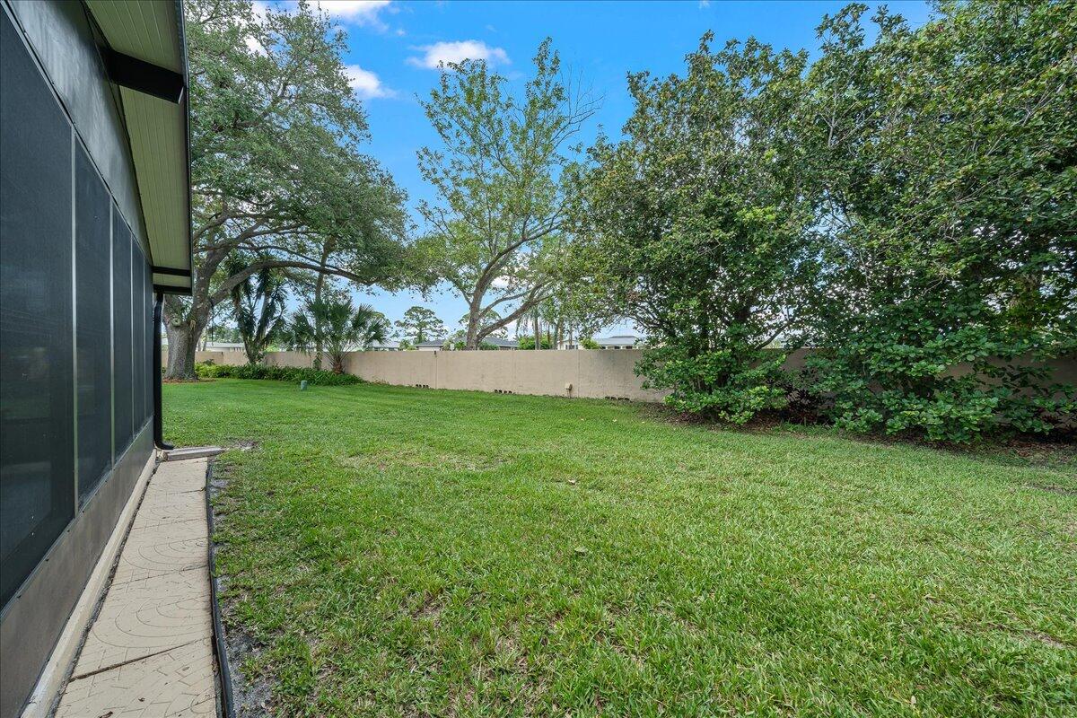 1538 Waldorf Circle NE