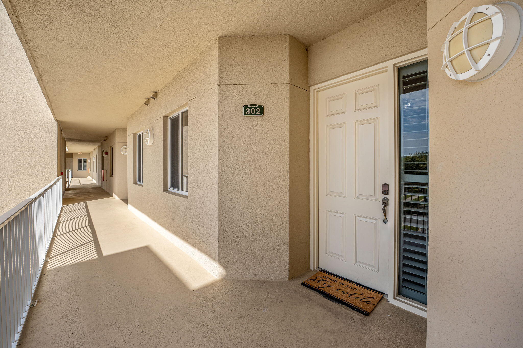 6005 Highway 1, 302