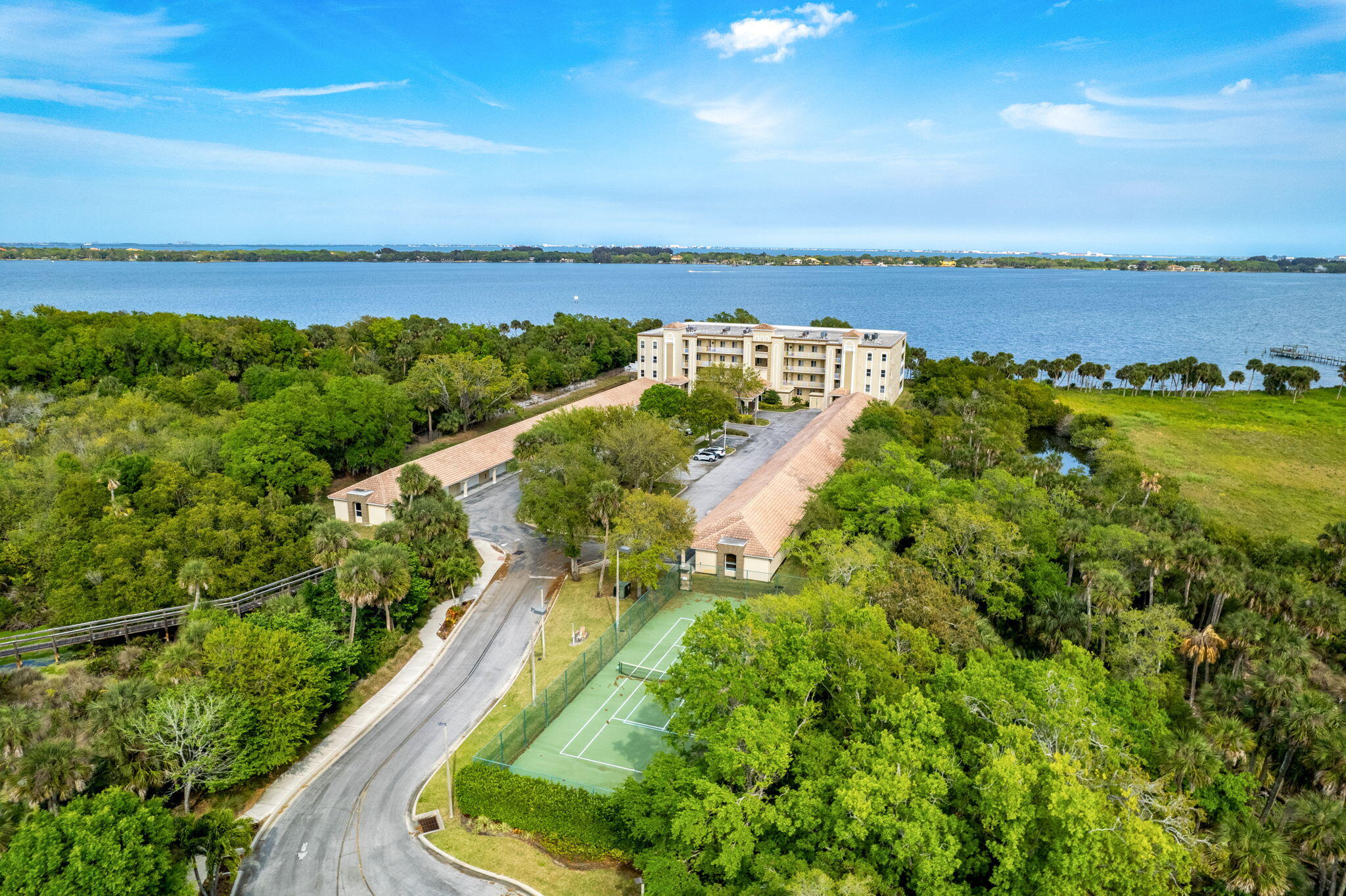 6005 Highway 1, 302