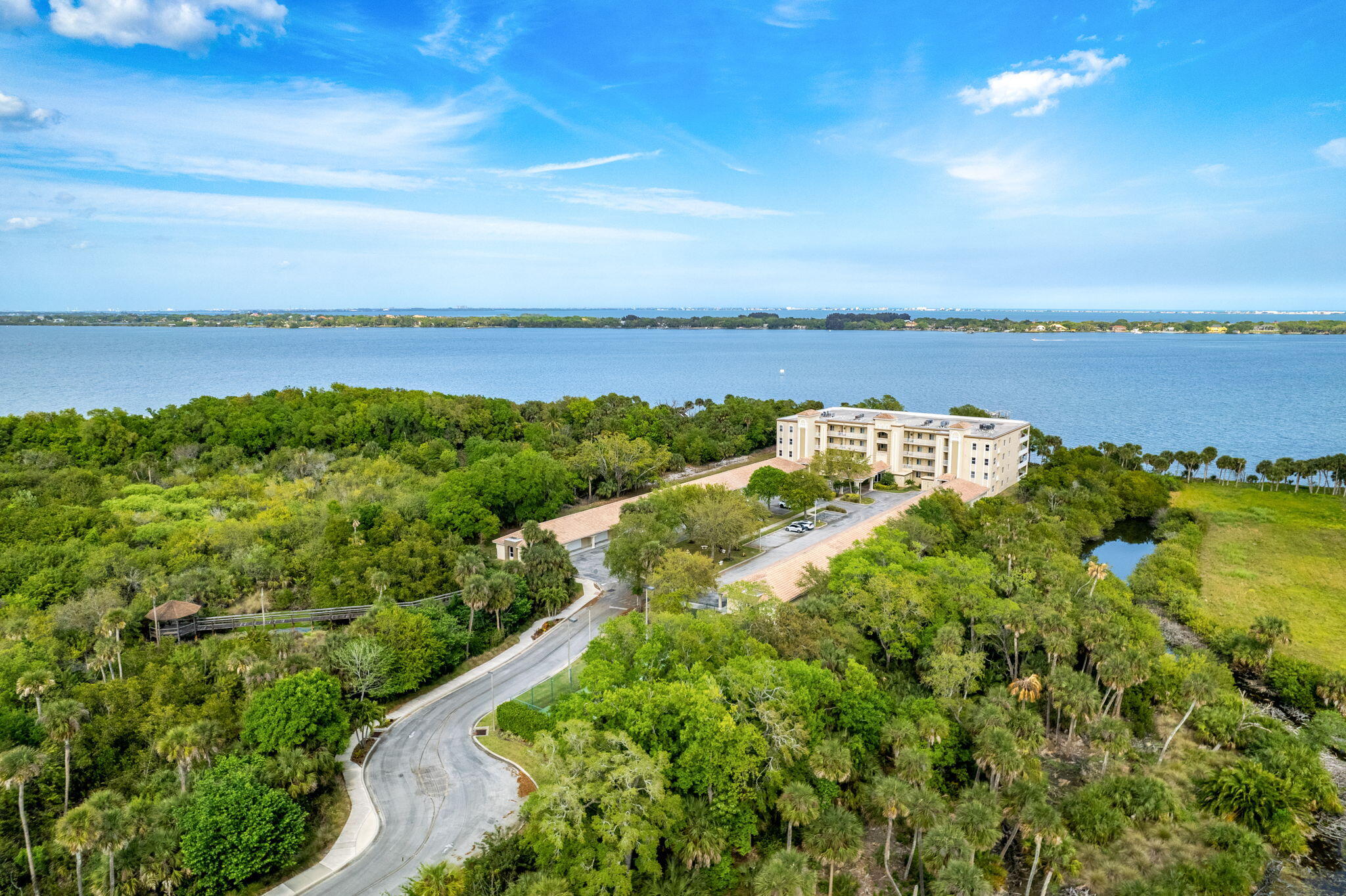 6005 Highway 1, 302