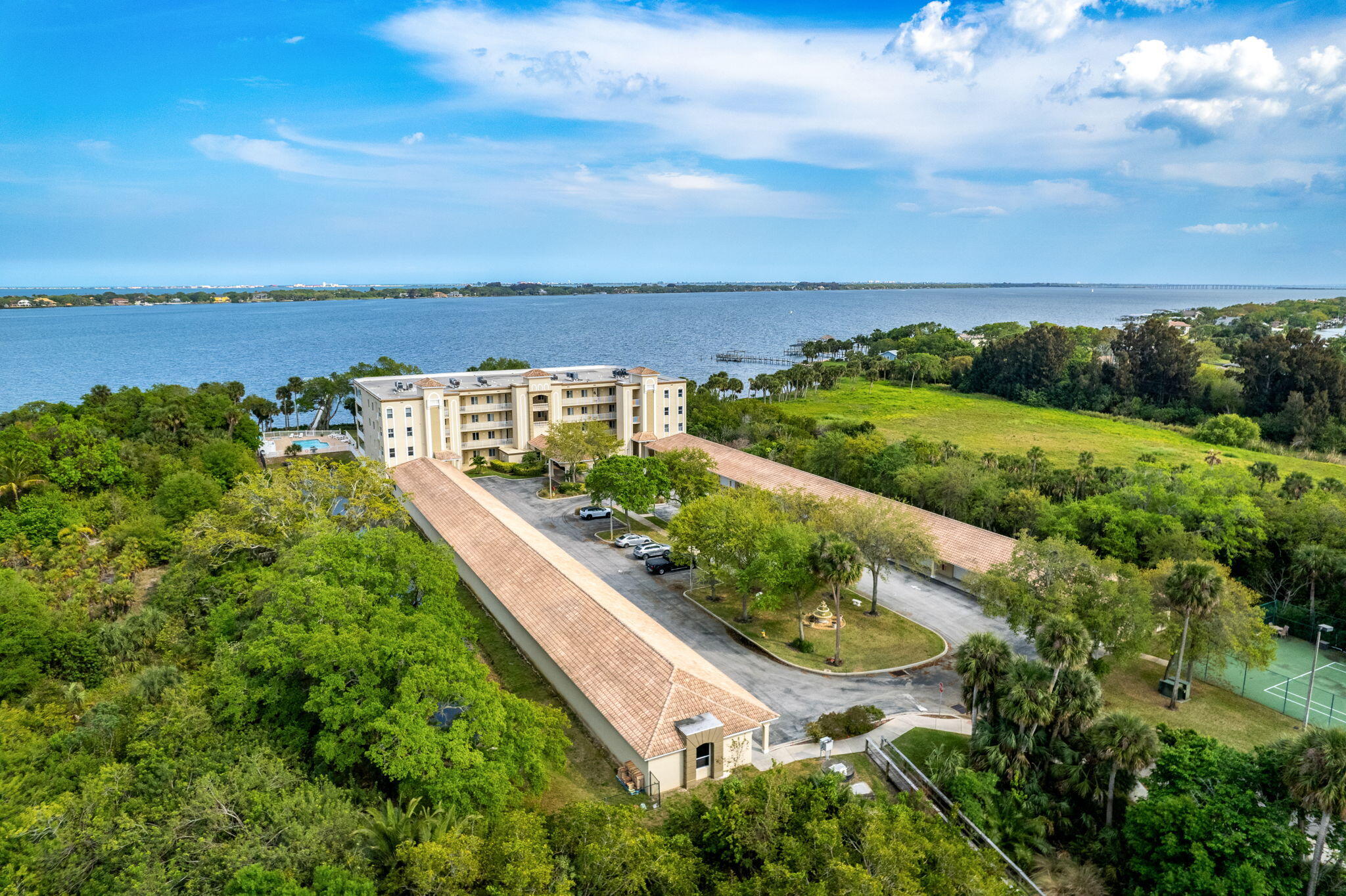 6005 Highway 1, 302