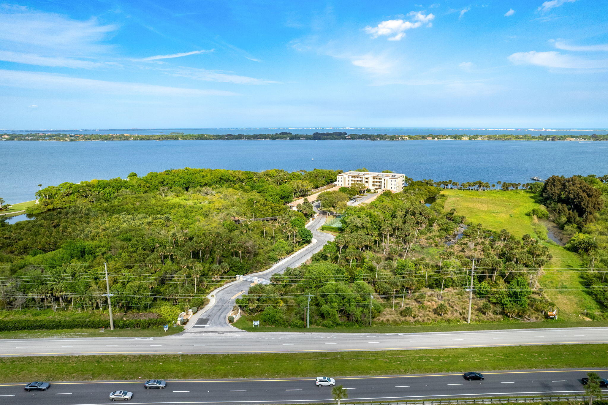 6005 Highway 1, 302