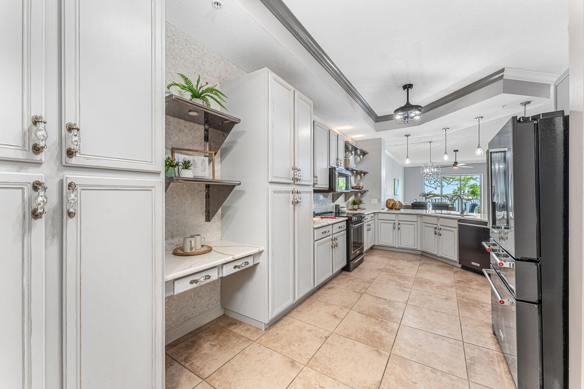 6005 Highway 1, 302