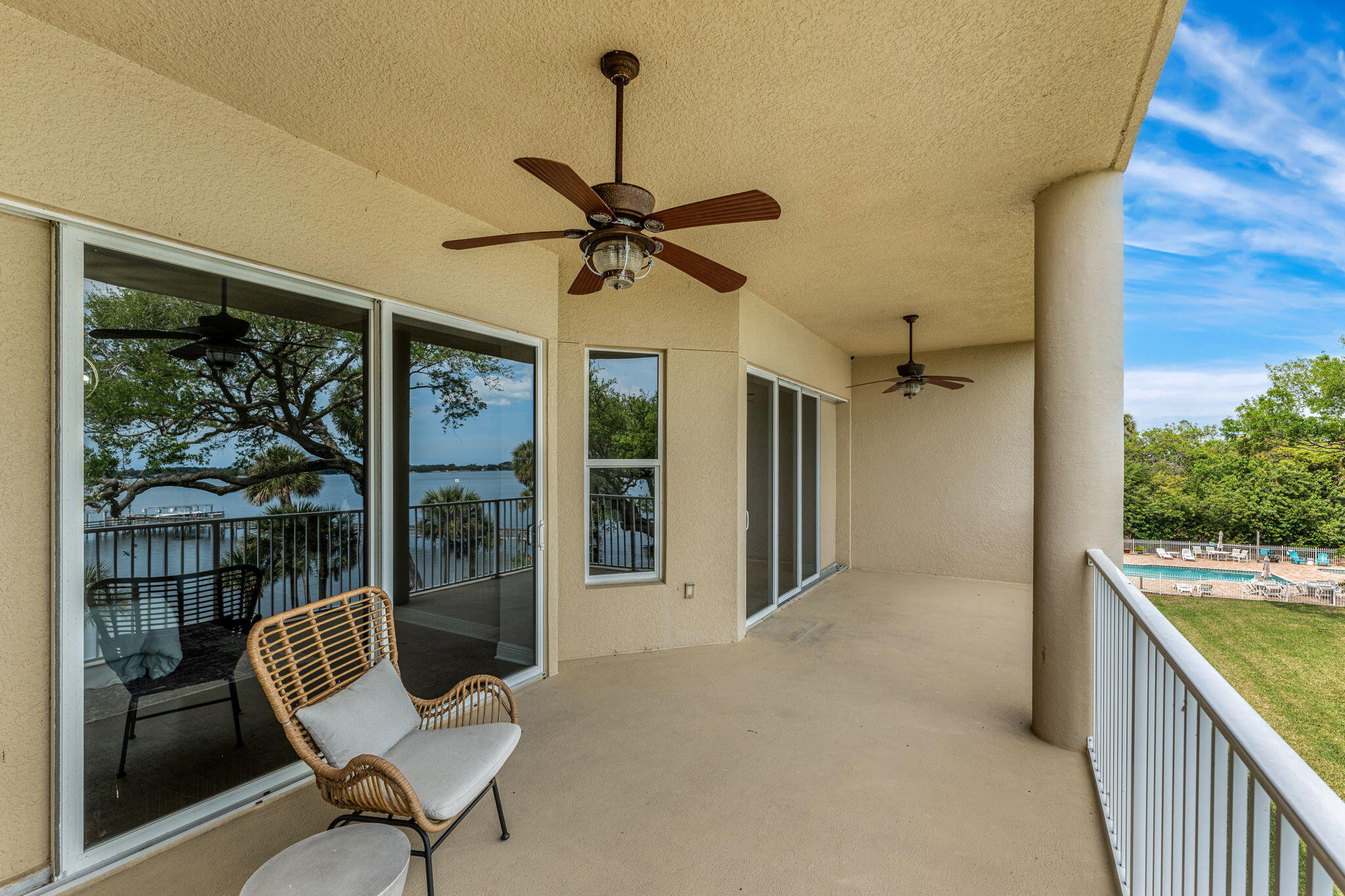 6005 Highway 1, 302