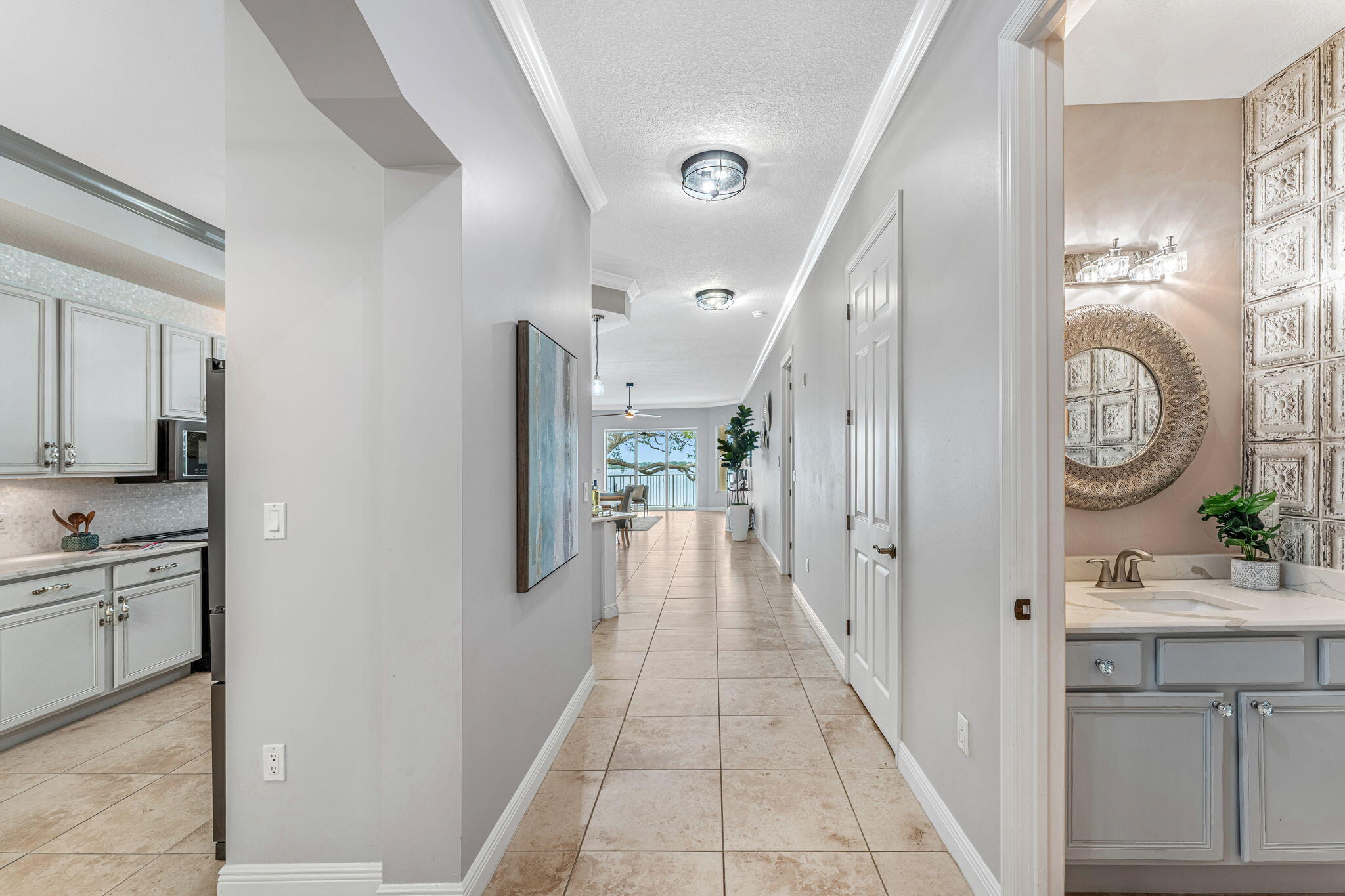 6005 Highway 1, 302