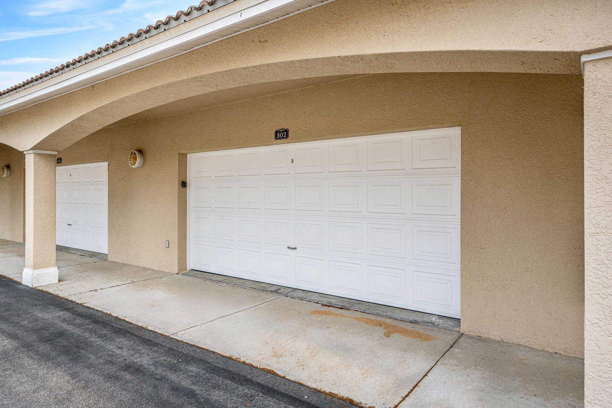 6005 Highway 1, 302