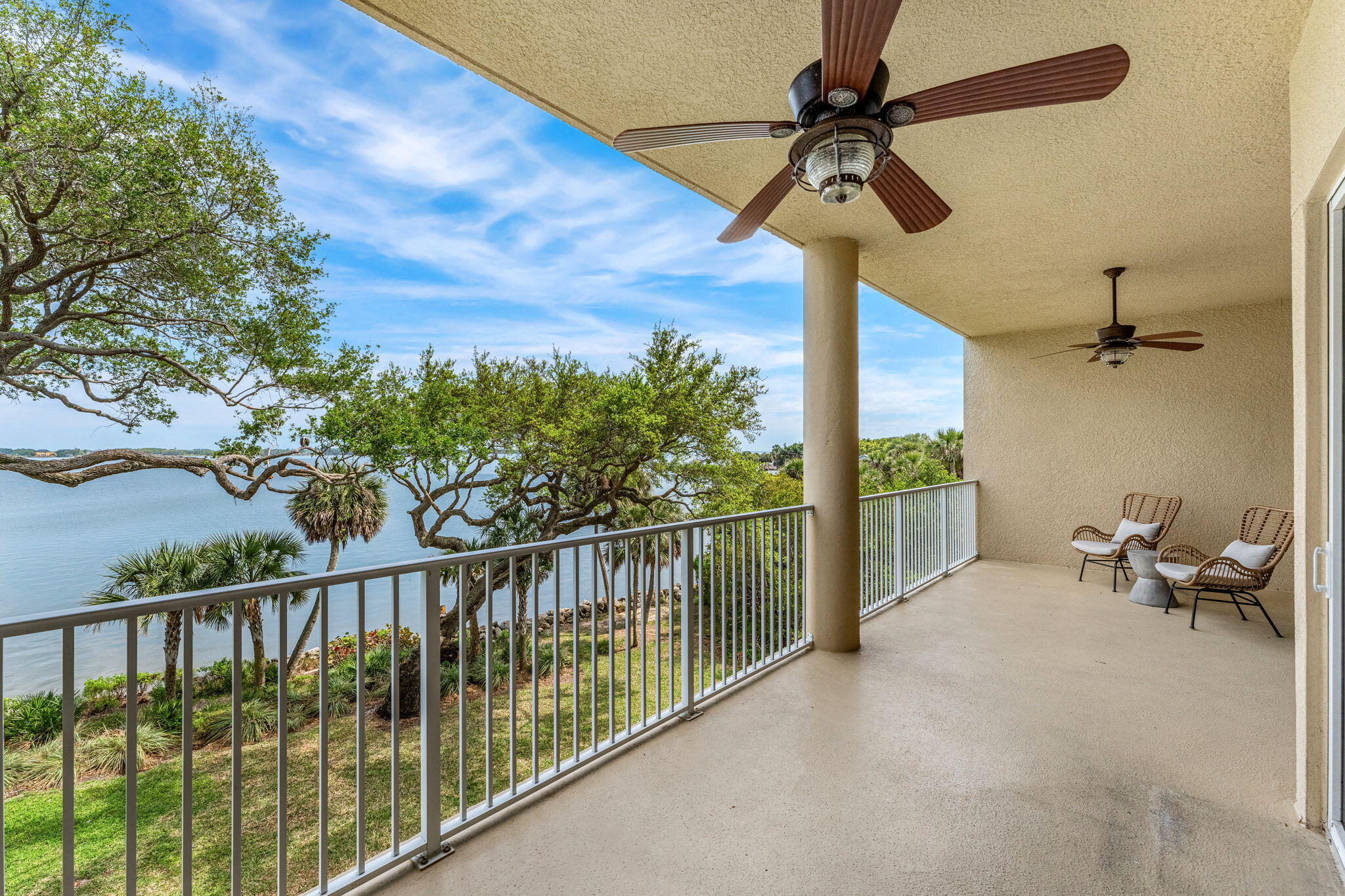 6005 Highway 1, 302