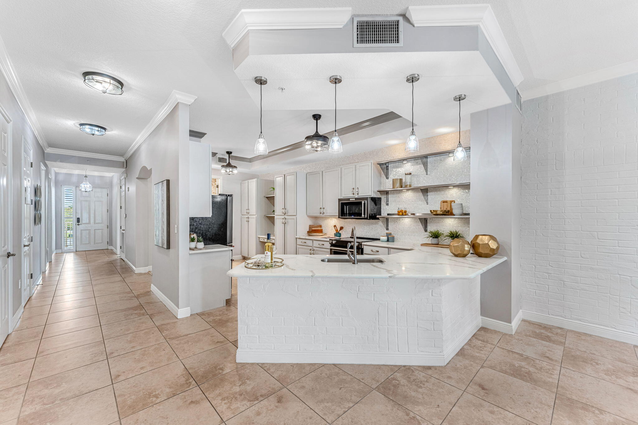 6005 Highway 1, 302