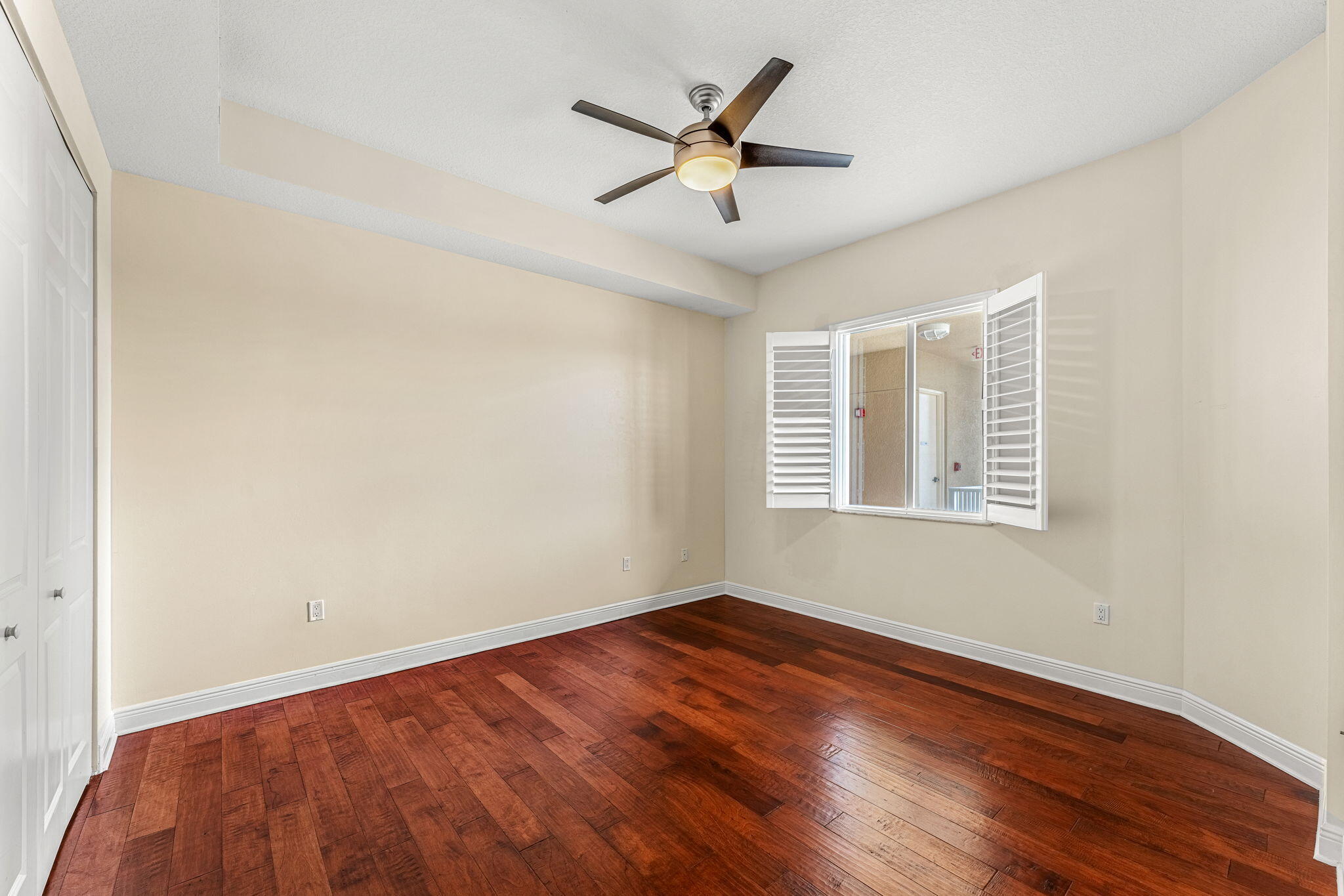 6005 Highway 1, 302