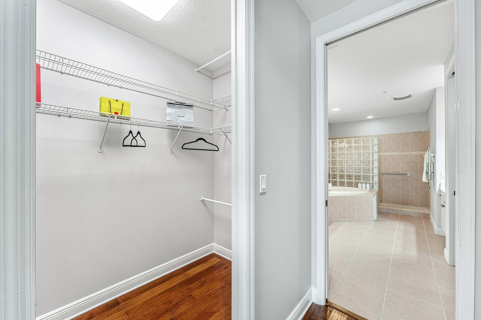6005 Highway 1, 302