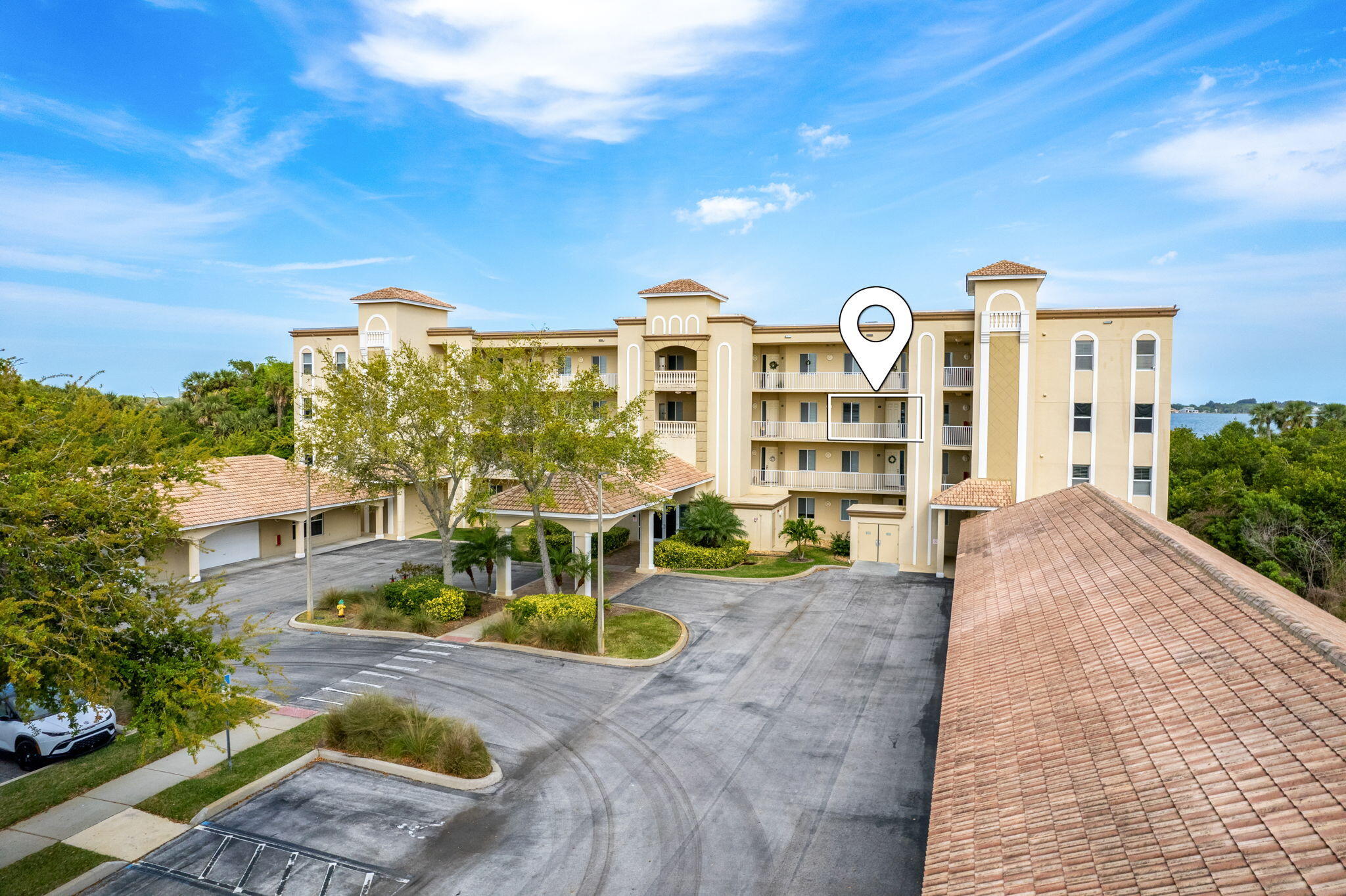 6005 Highway 1, 302