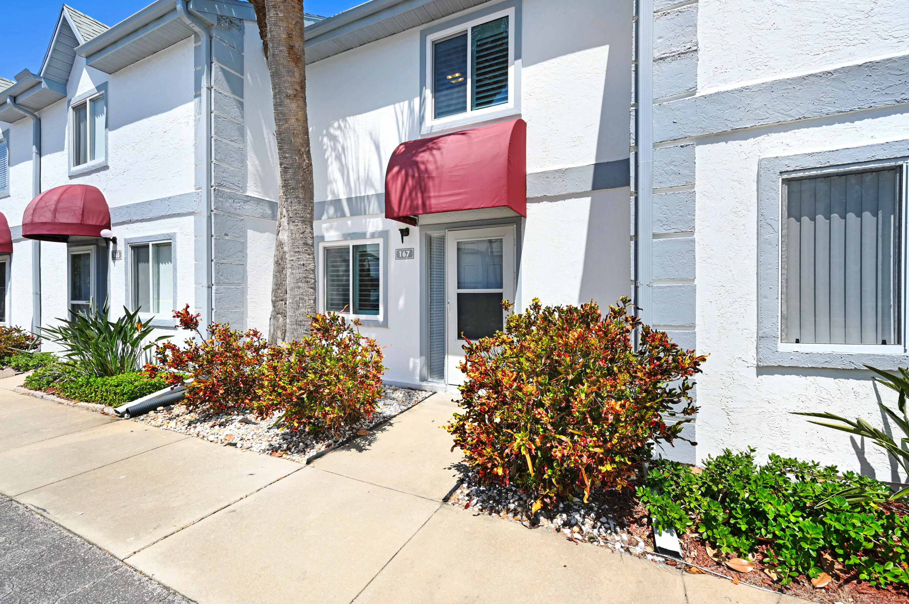 167 Seaport Boulevard, 32