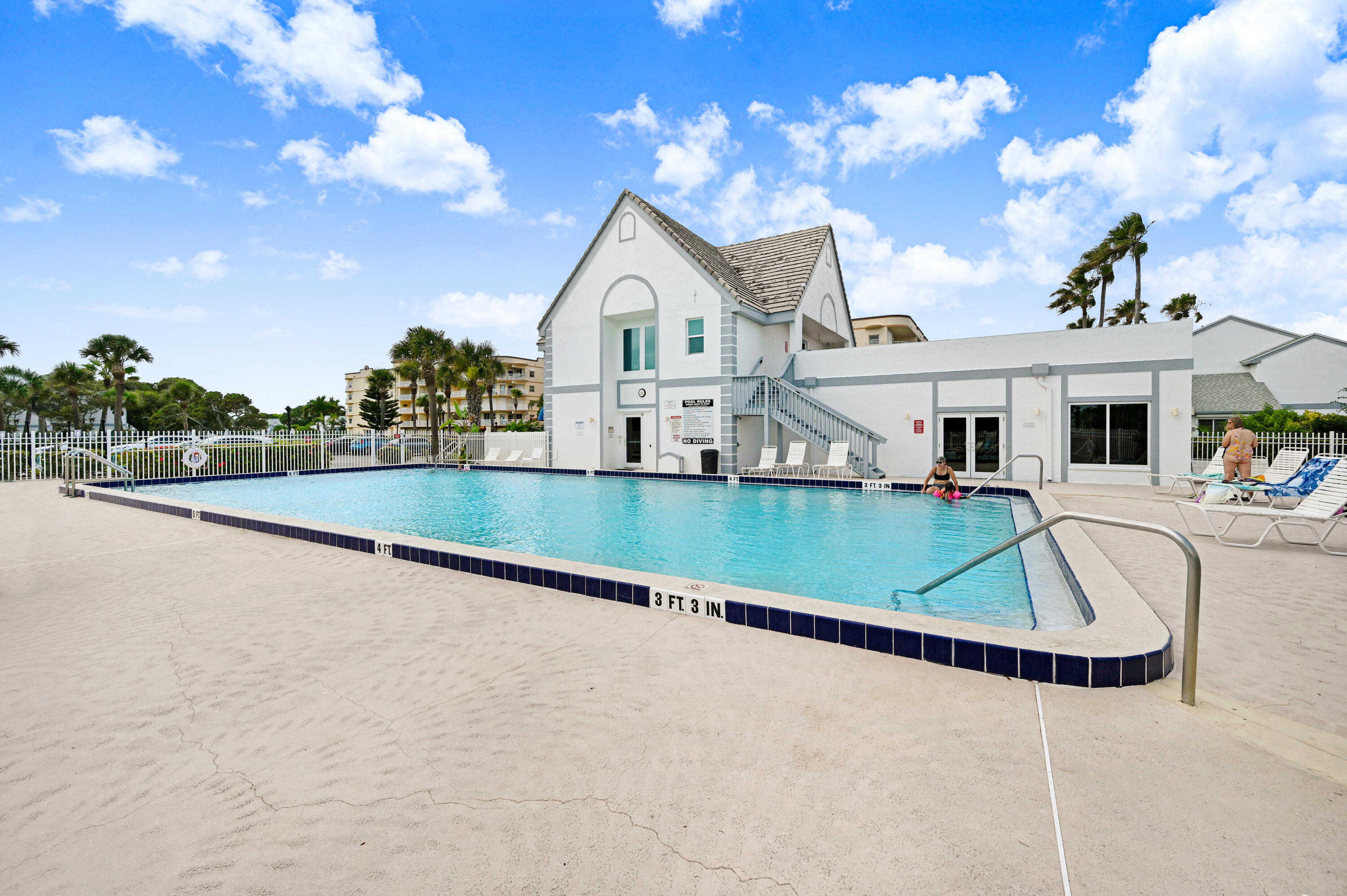 167 Seaport Boulevard, 32