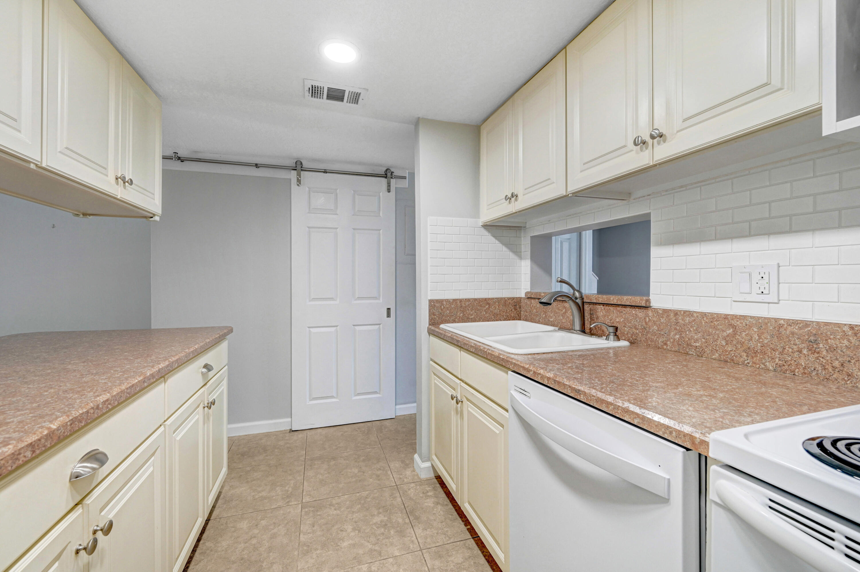 167 Seaport Boulevard, 32