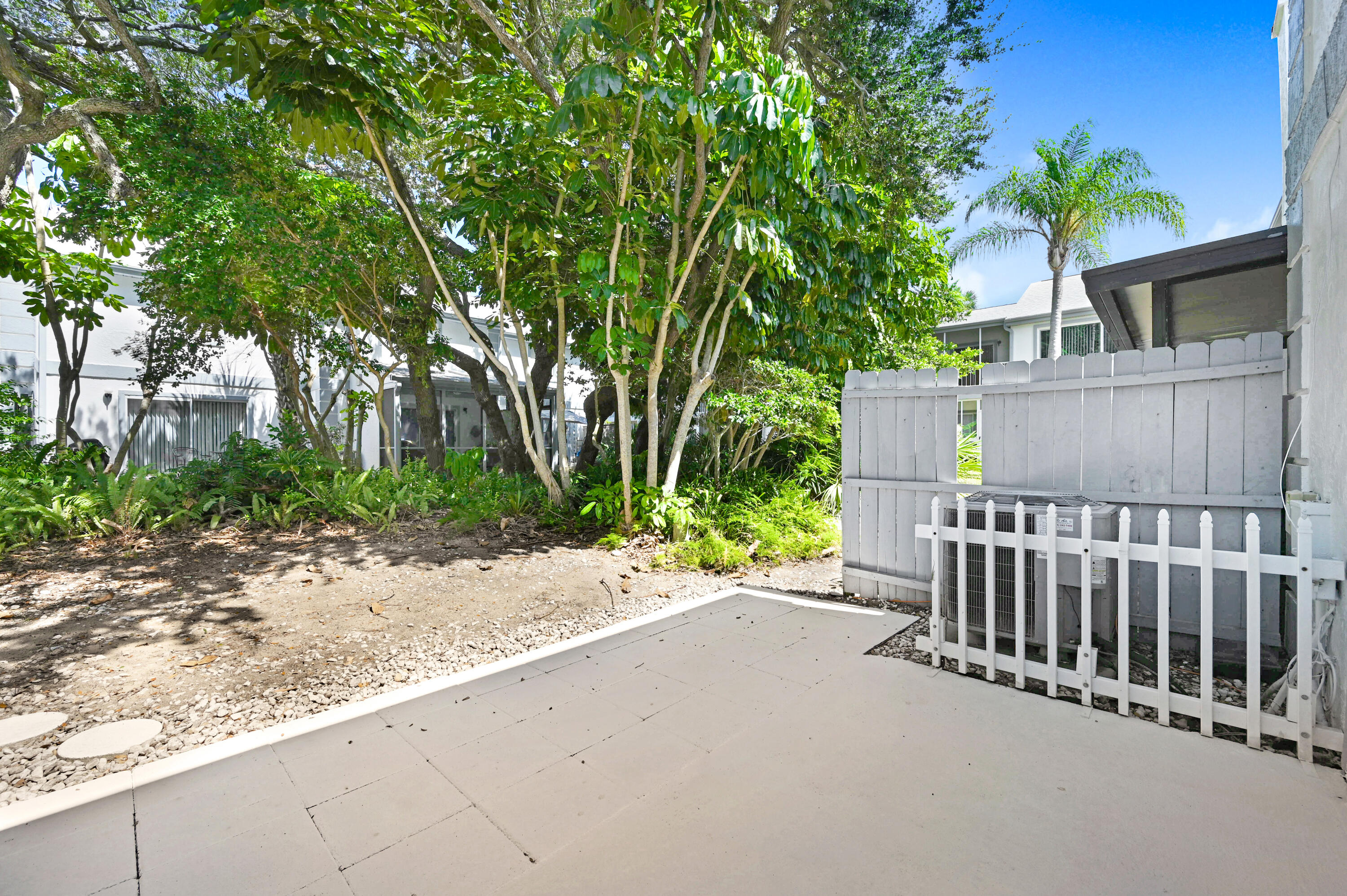 167 Seaport Boulevard, 32