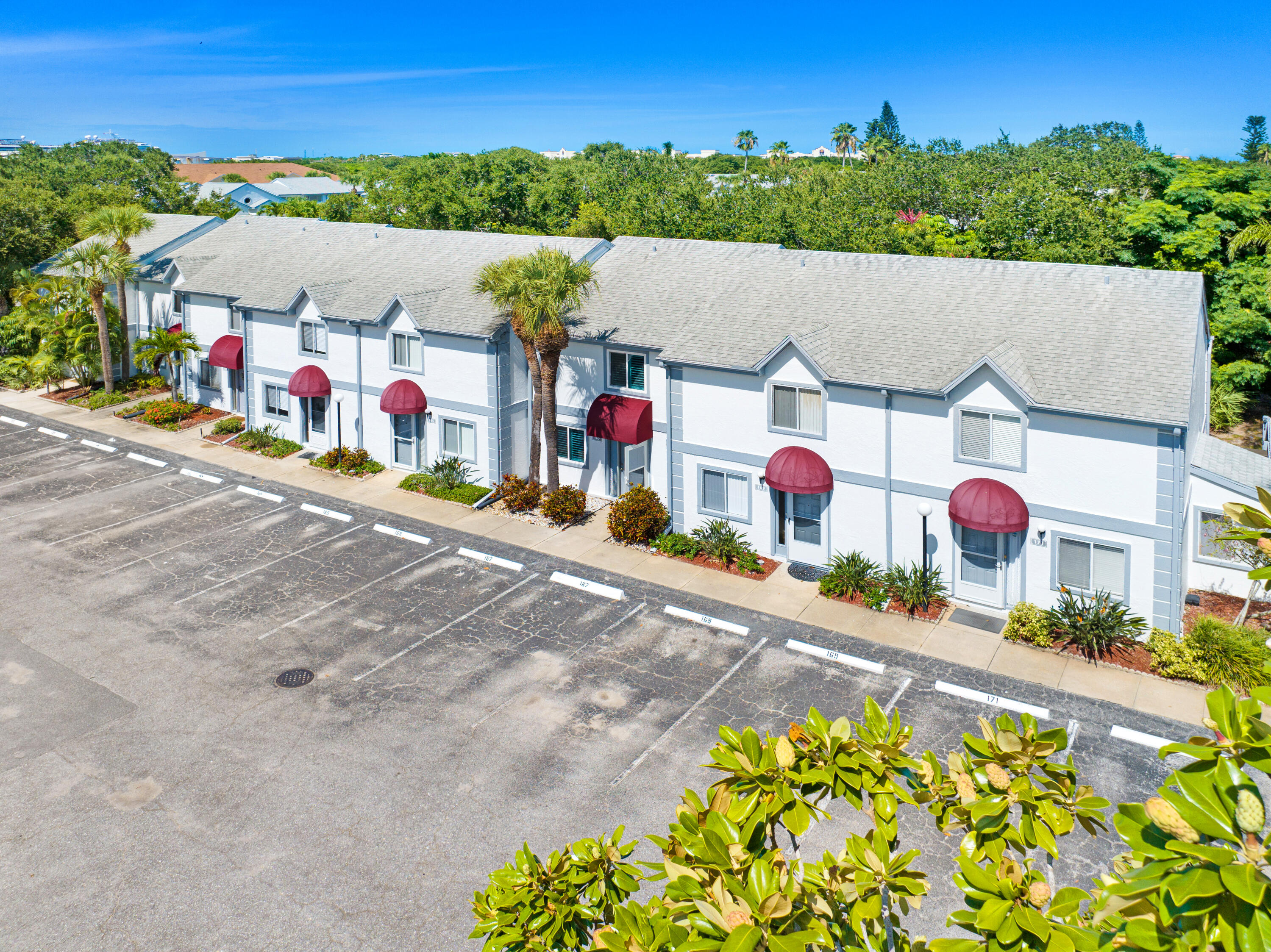167 Seaport Boulevard, 32
