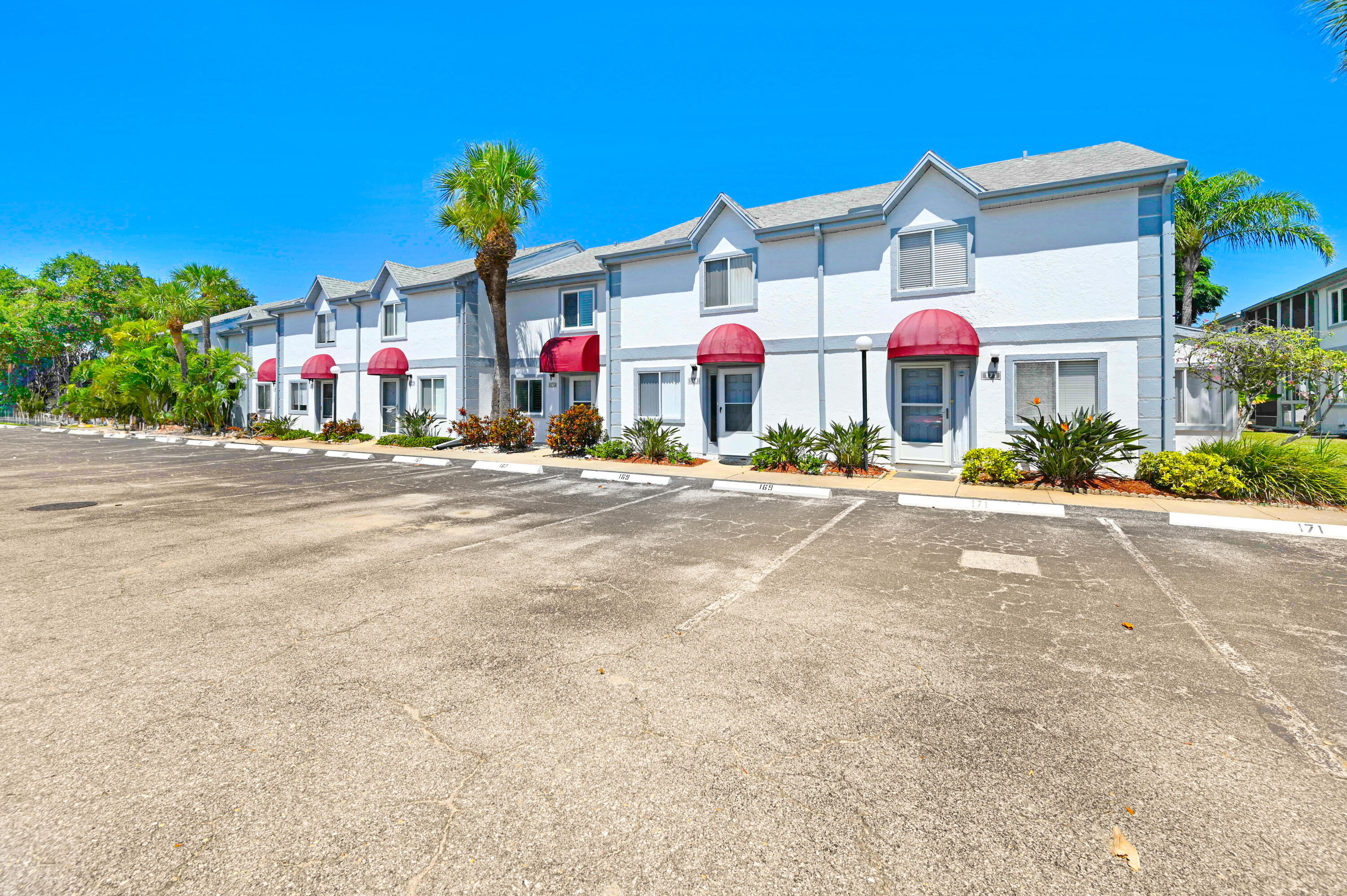 167 Seaport Boulevard, 32