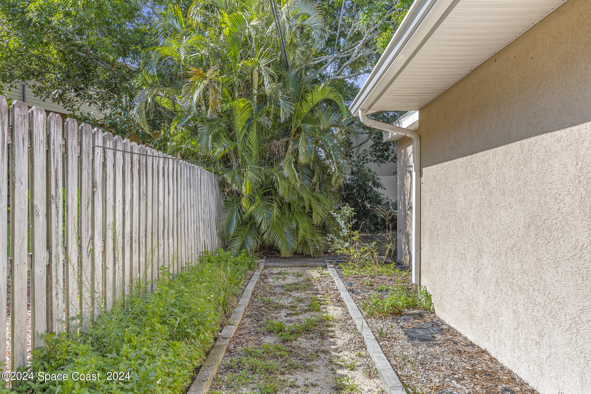319 Howard Lane
