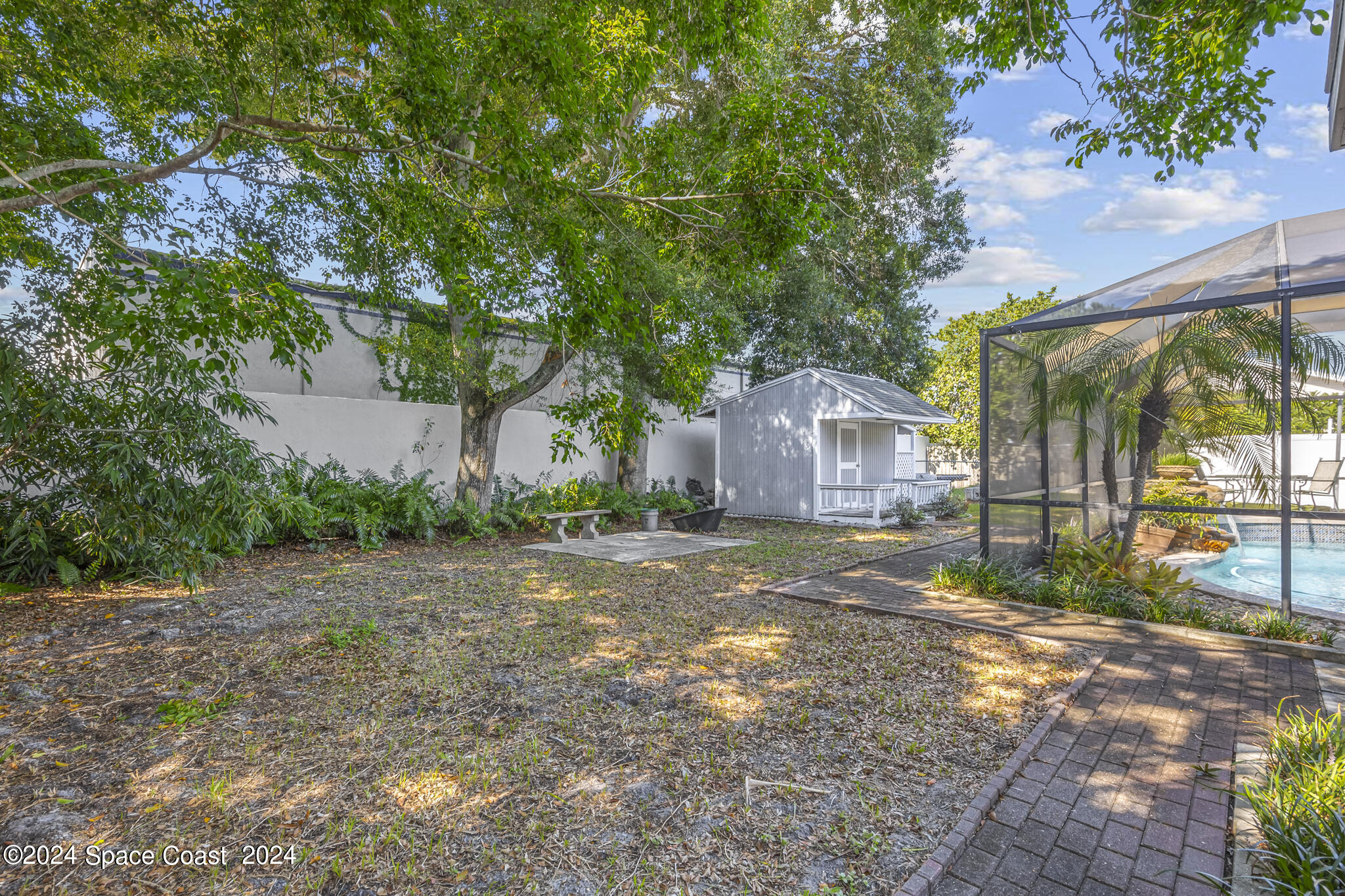 319 Howard Lane
