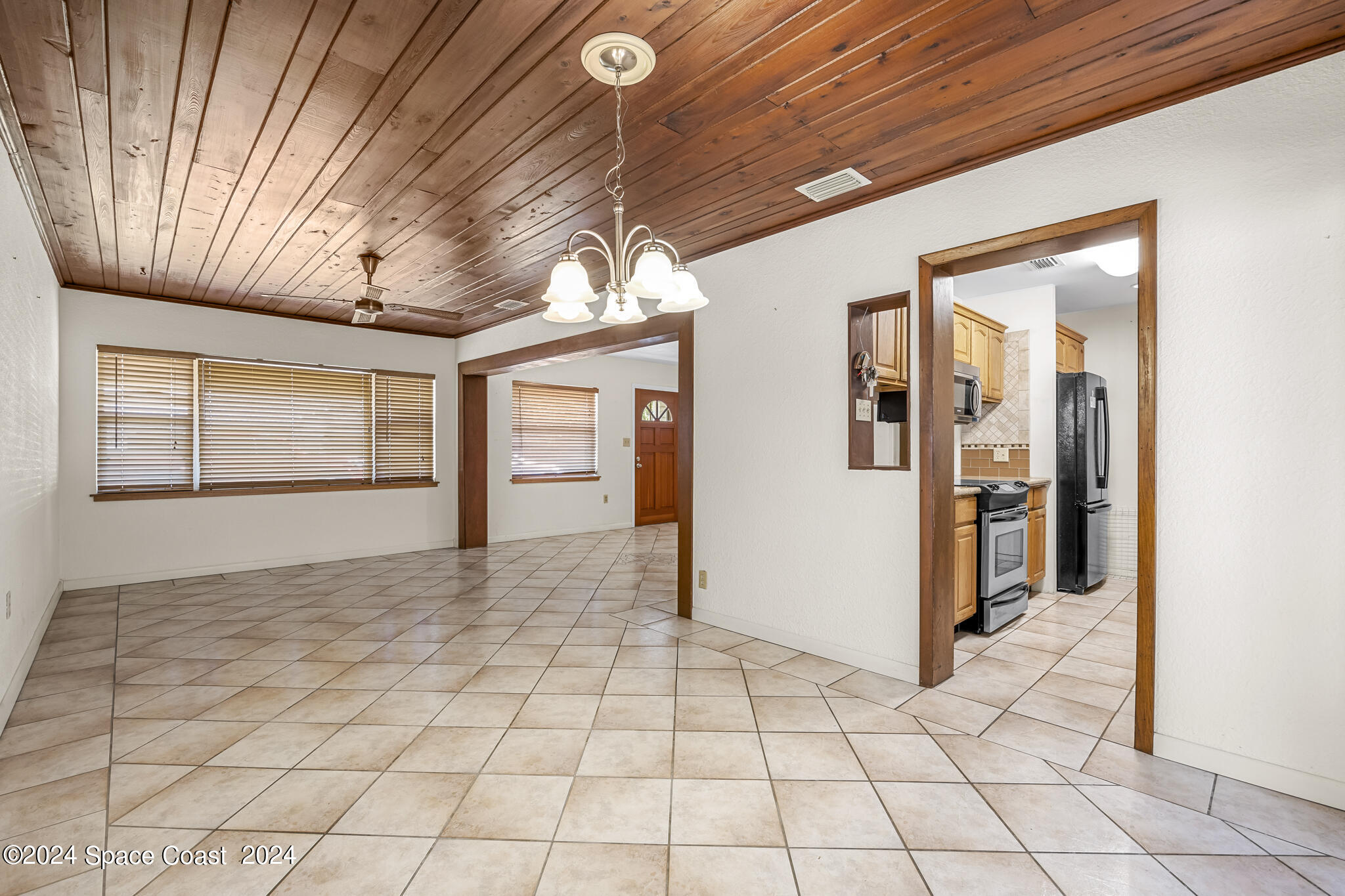 319 Howard Lane