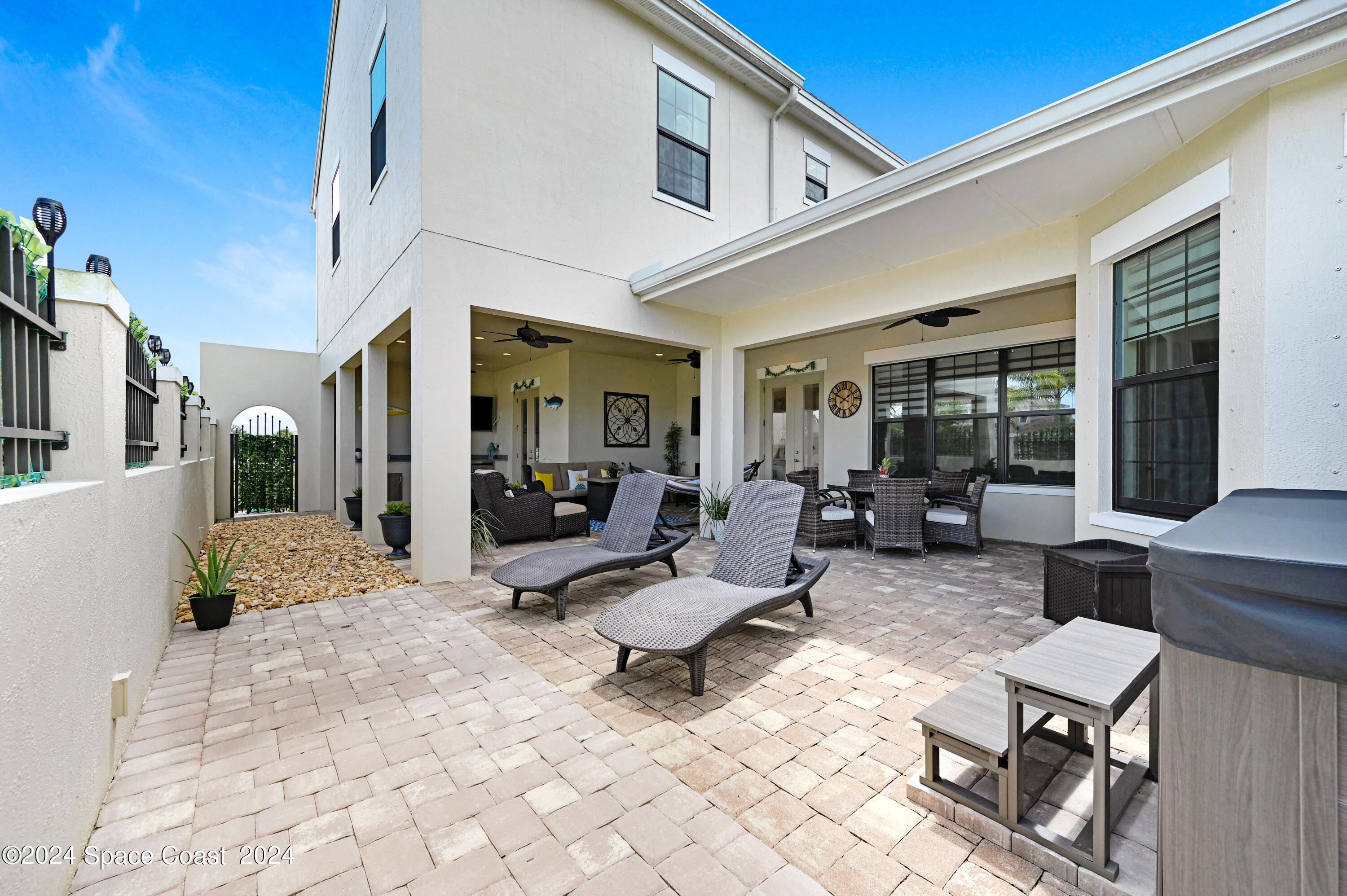 2211 Trava Lane