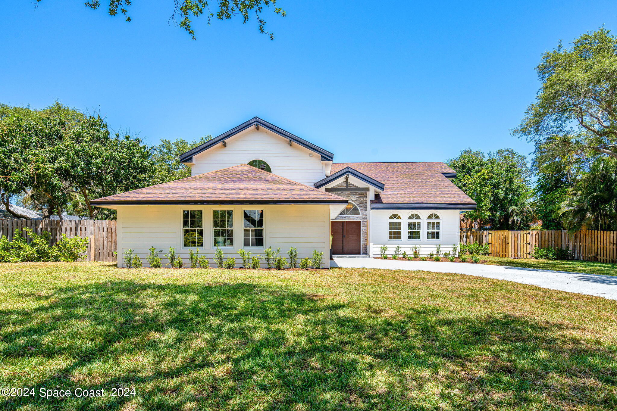 544 Hummingbird Drive