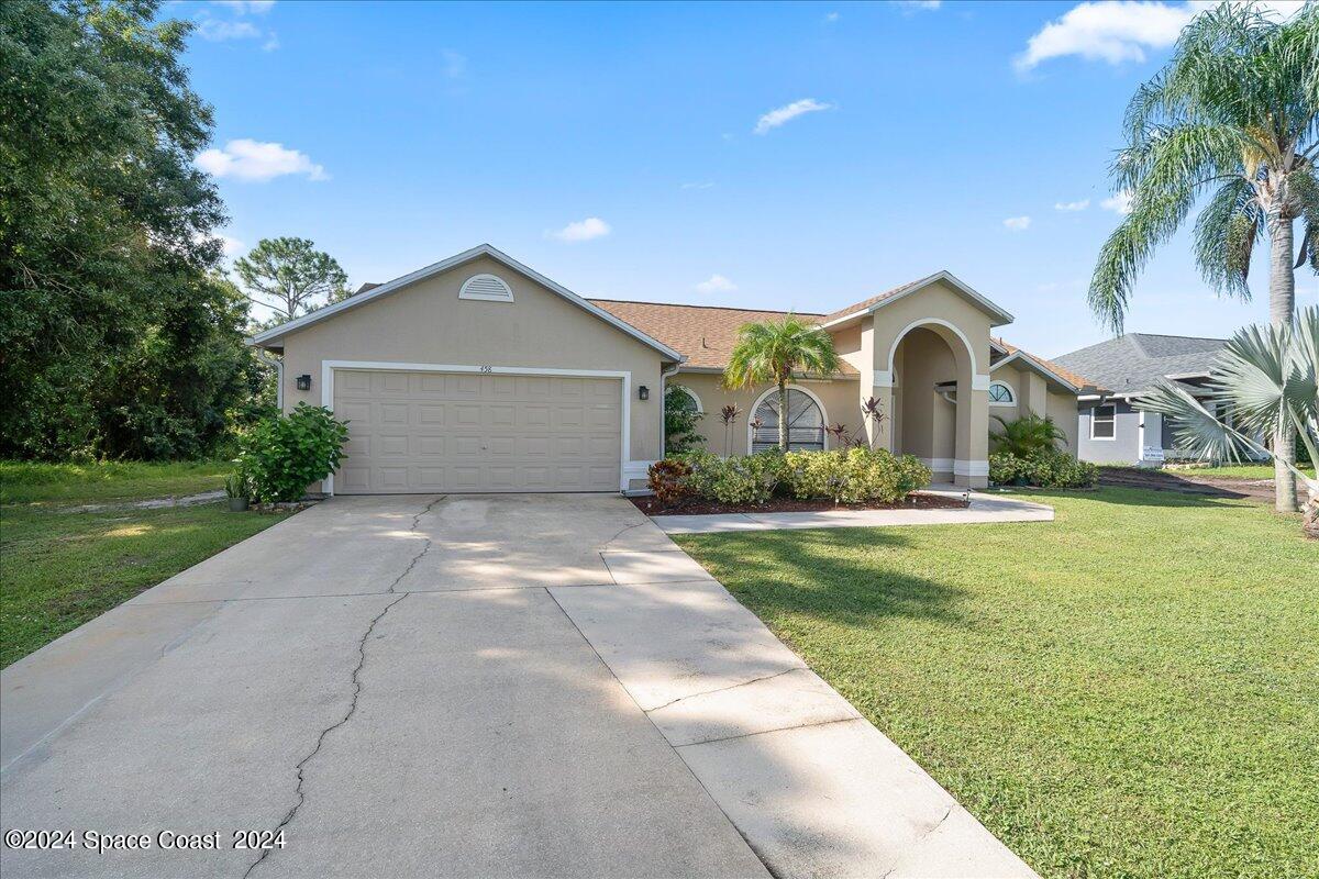 458 Sauders Road SE